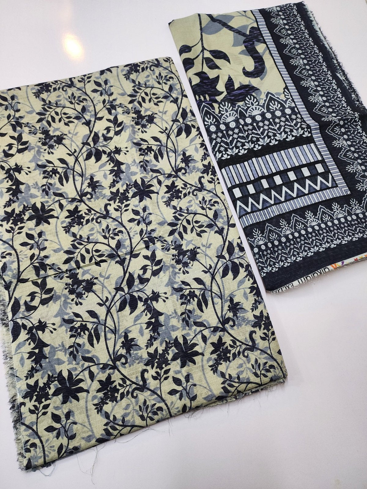 3 Piece Doriya Lawn Printed Suit With Lawn Dupatta