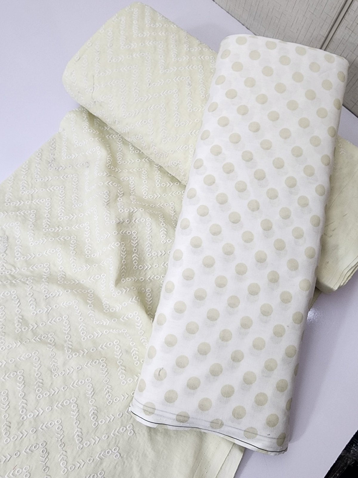 Chikankari Lawn 2 Piece Suit Lining Design | Lemon
