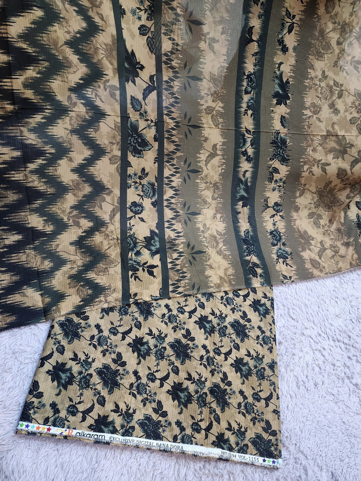 3 Piece Doriya Lawn Printed Suit With Lawn Dupatta