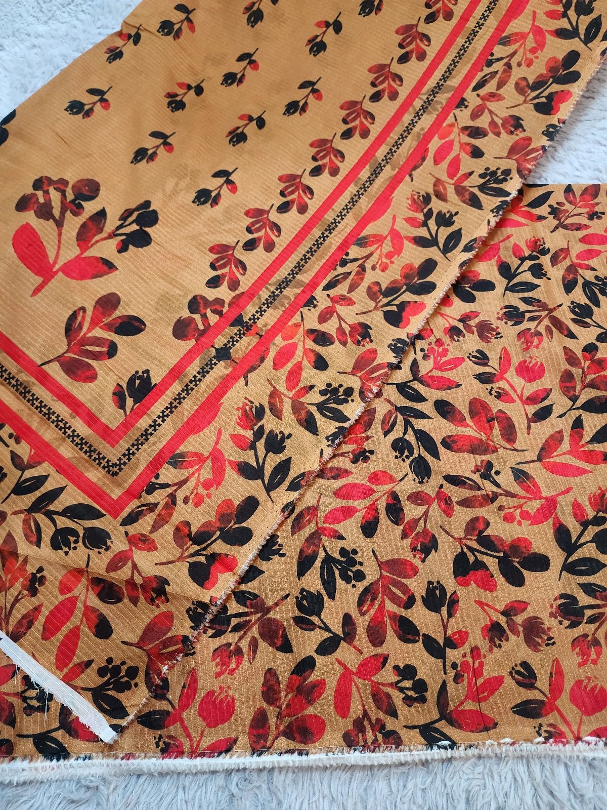 3 Piece Doriya Lawn Printed Suit With Lawn Dupatta