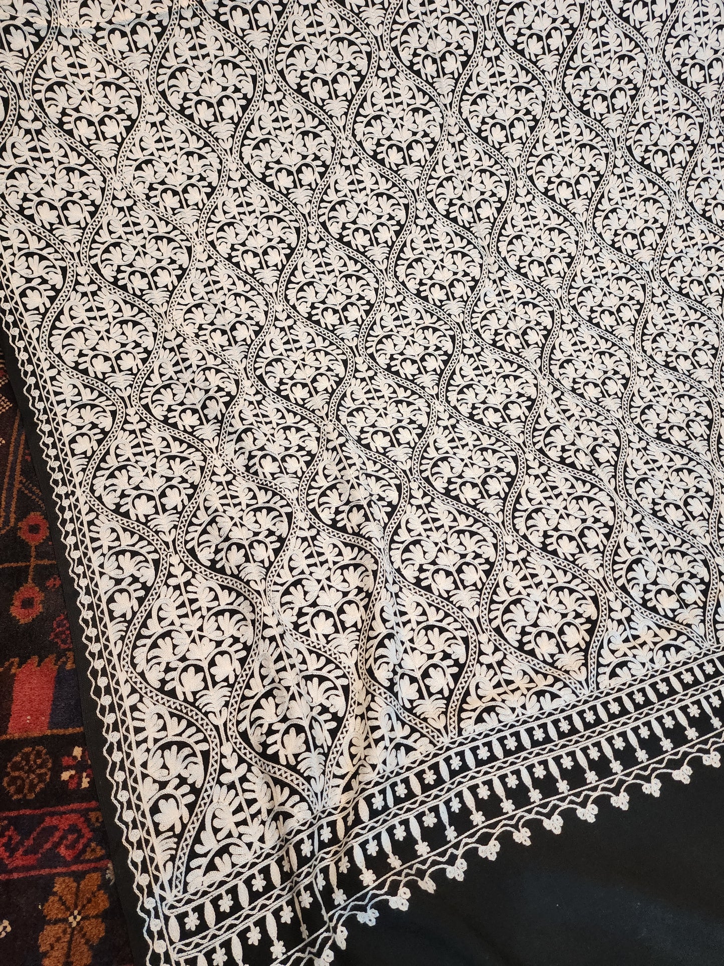 Pashmina Embroidered Shawl | Kashmiri Aar Work Embroidery Perfect Gift in Sale Price Black