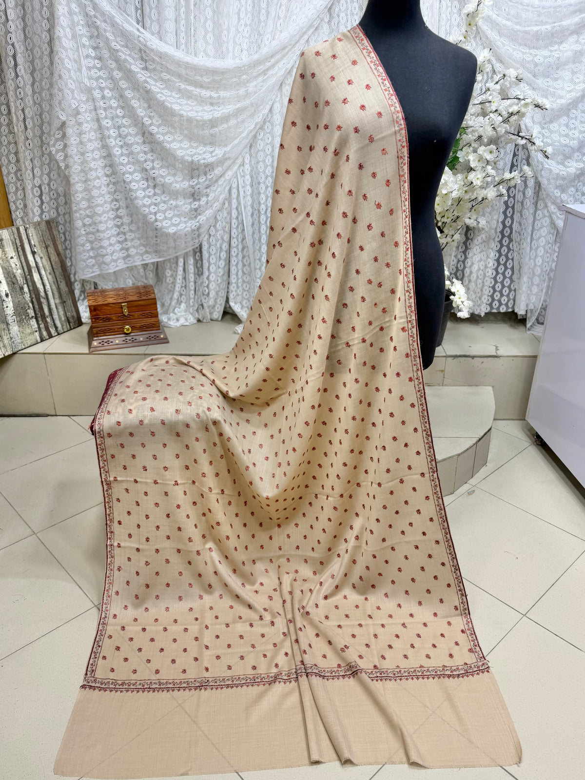 Kashmiri Shawl | Handmade Border Bouti Jaal Embroidery Made in Kashmir | Skin