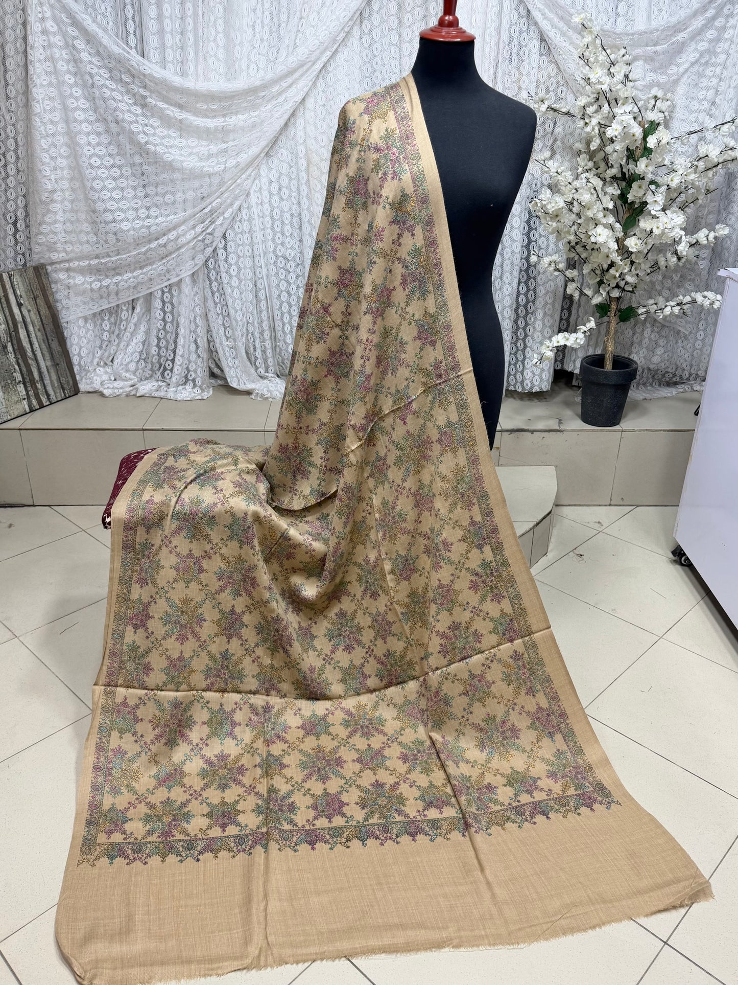 Pashmina Shawl | Kashmiri Hand Embroidery Beautiful Shawl in Sale | Skin