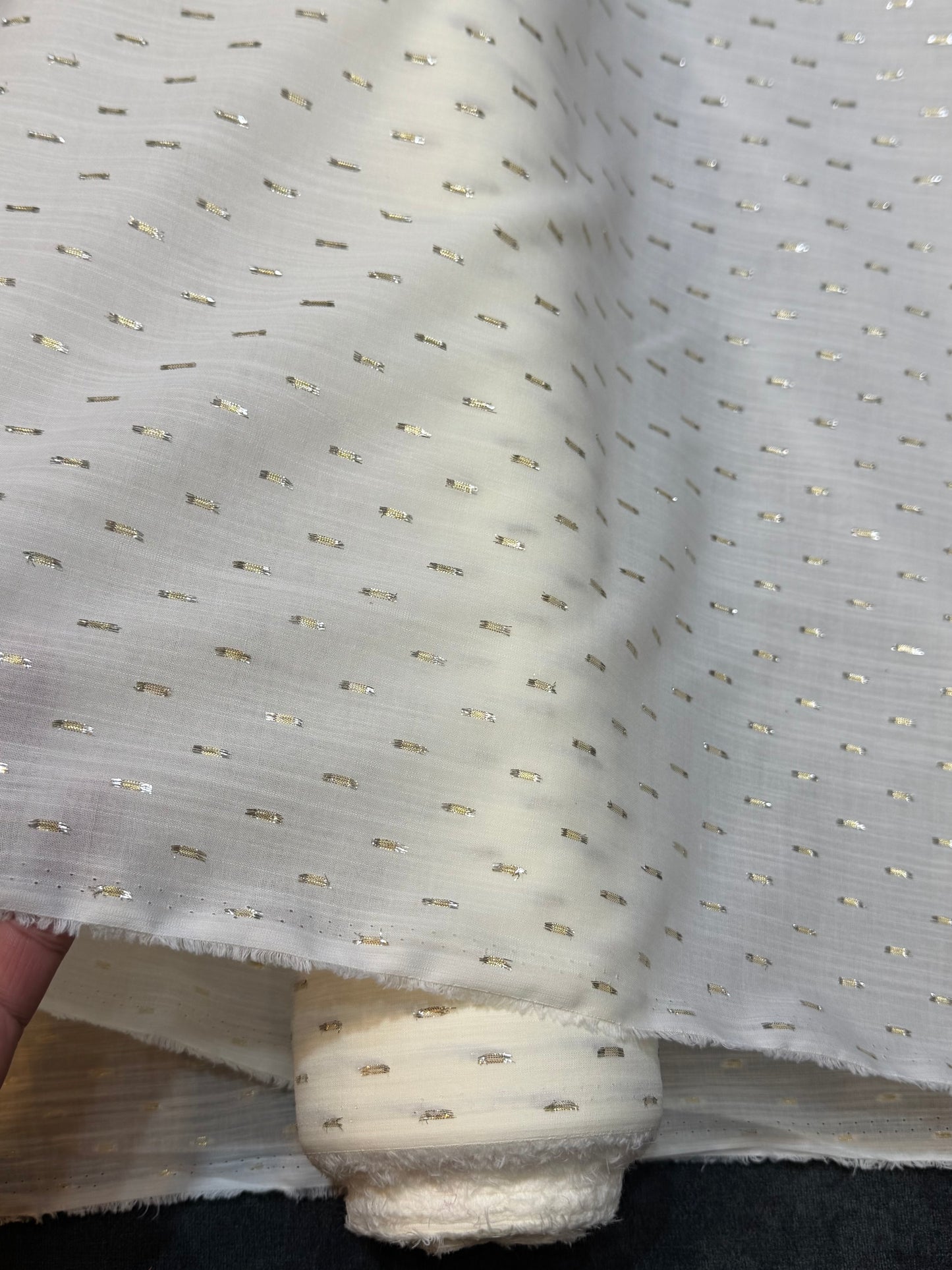 Doria Lawn 2 Piece Suit Big Arz Pure and Fine Lawn | Off White Bindi