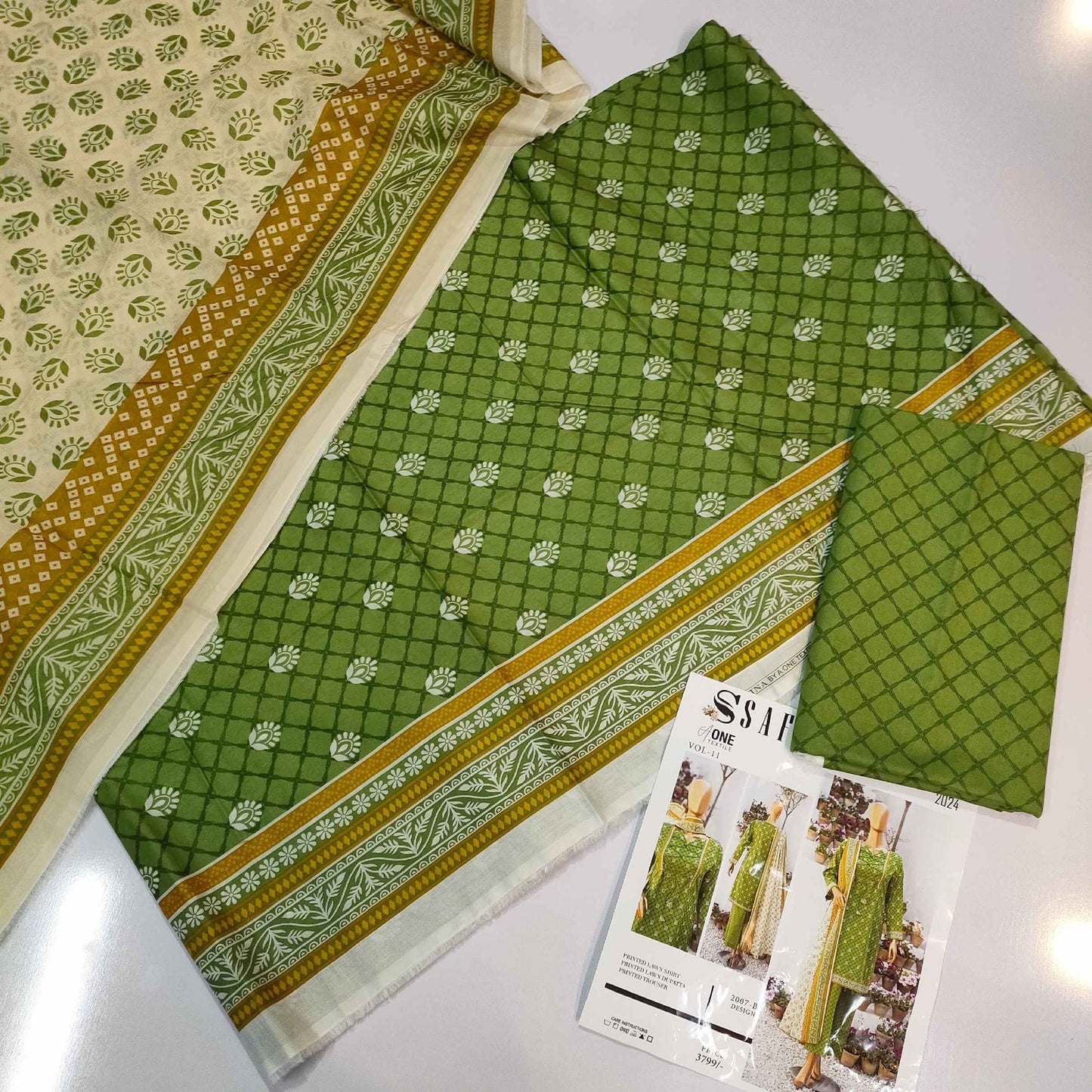 3 Piece Pure Lawn Suit Same Dupatta Safina Premium Lawn 2024