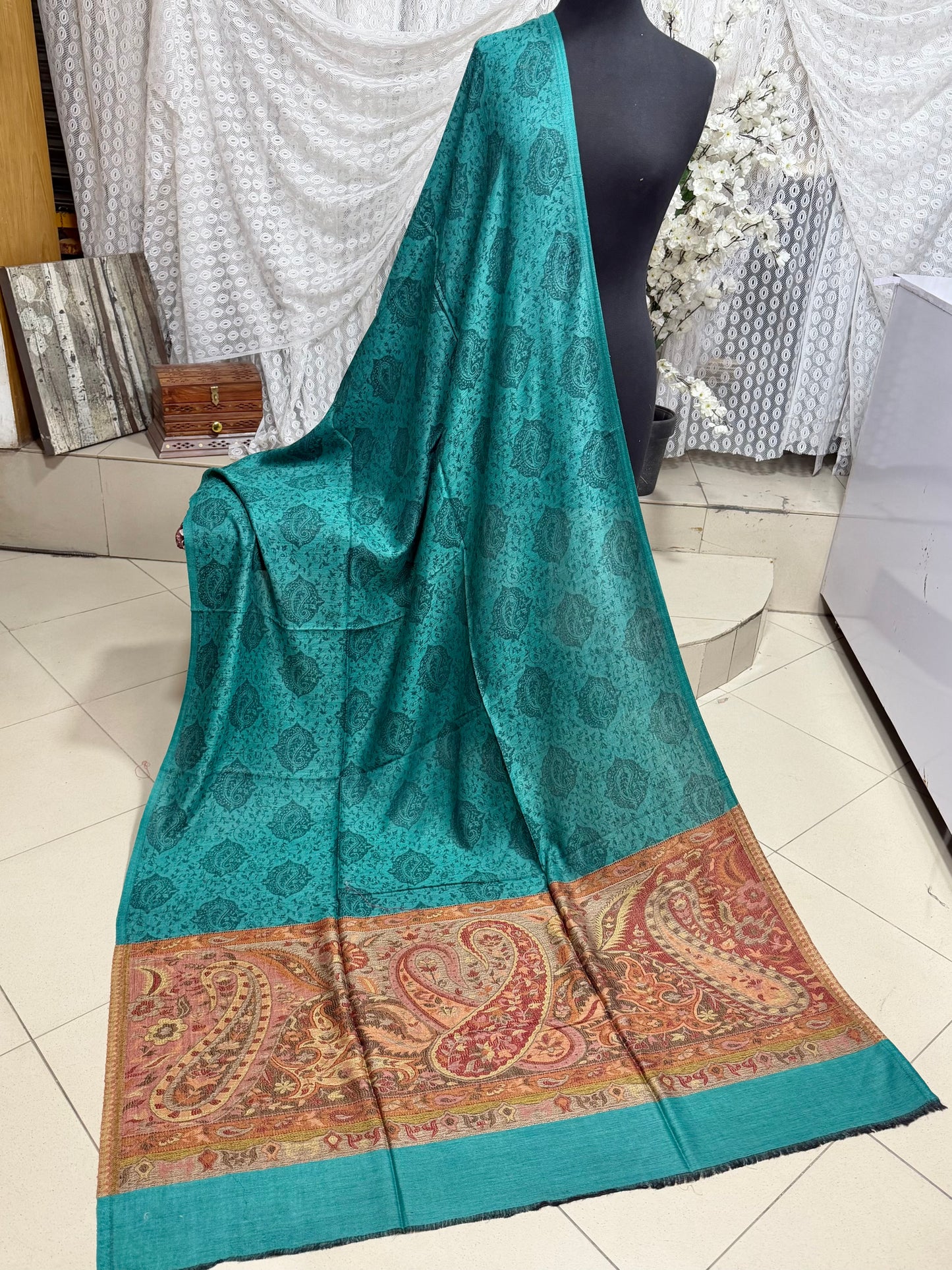 Self Toosh Kani Palla Shawl Made in Kashmir | Perfect Gift For Winters
