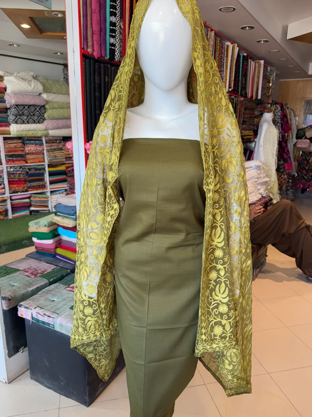 3 Piece Doria Lawn Suit With Chiffon Embroidered Dupatta | Mehndi Green