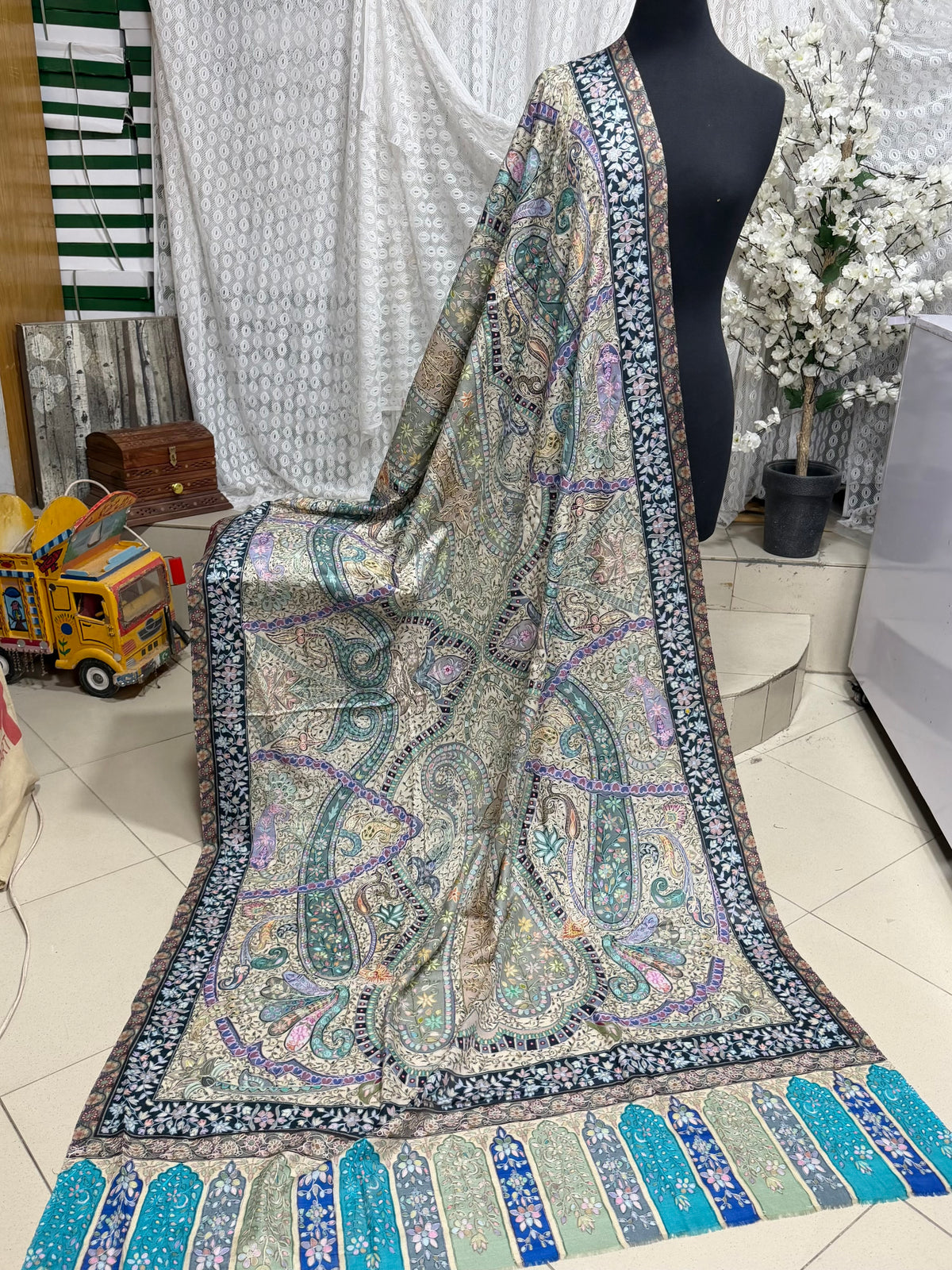 Qalamkar Shawl on Toosh Base | Made in Kashmir Multicolor Floral Design | Q112