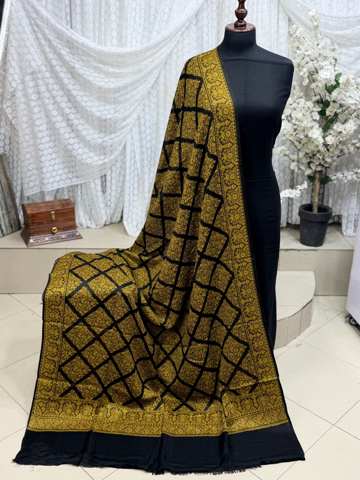 3 Piece Kani Shawl Suit | Plain Marina Suit With Kani Pashmina Shawl Perfect Gift