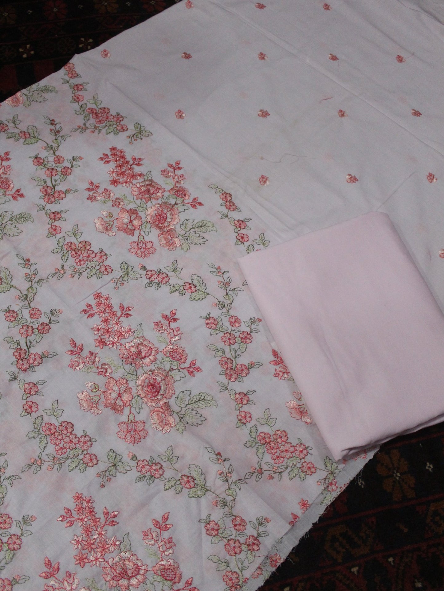 Breeze Lawn 2 Pc Embroidered Suit