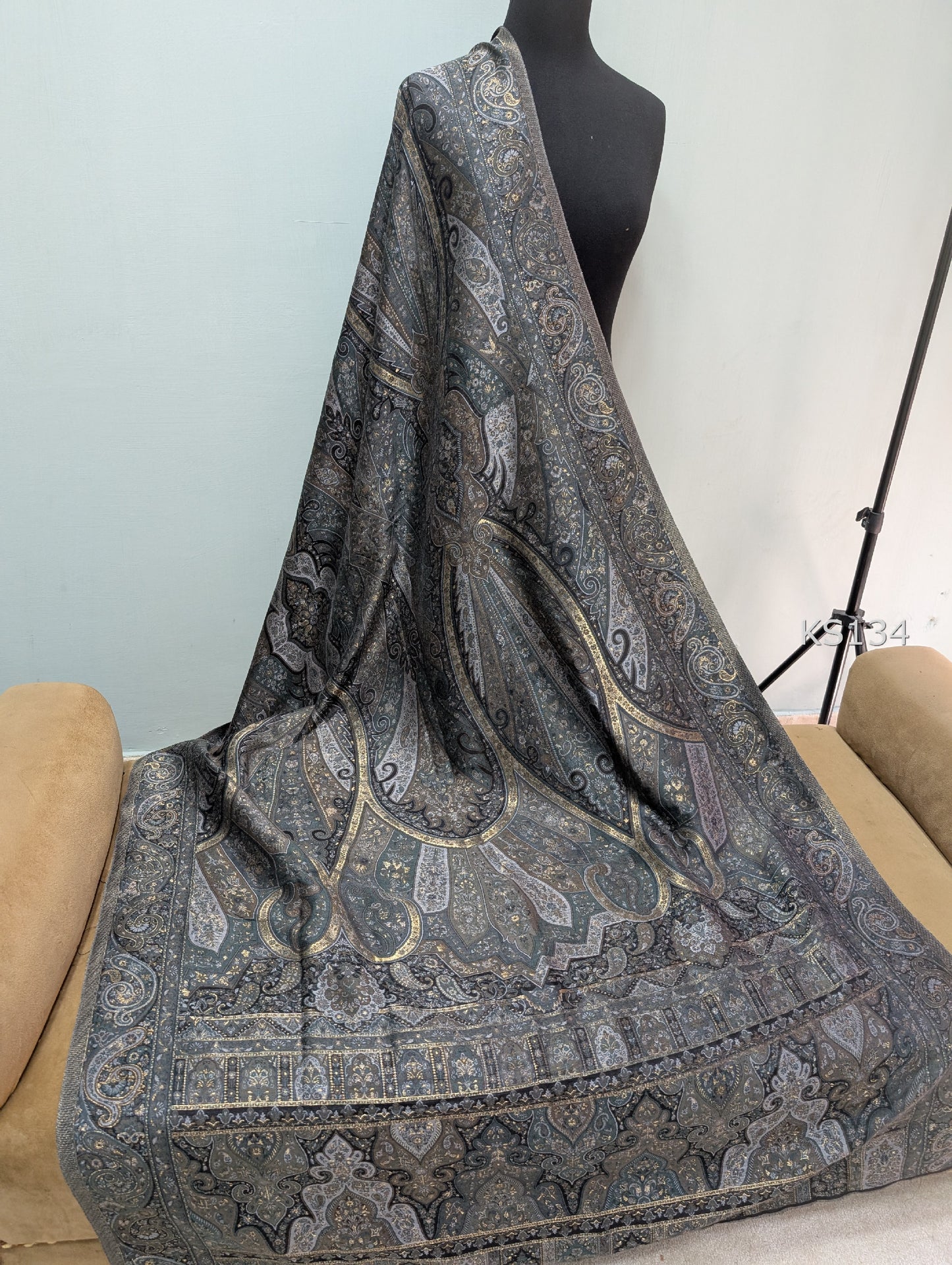 Luxury Kani Silk Shawl, Wedding Wrap Perfect Gift Made in Kashmir | KS134