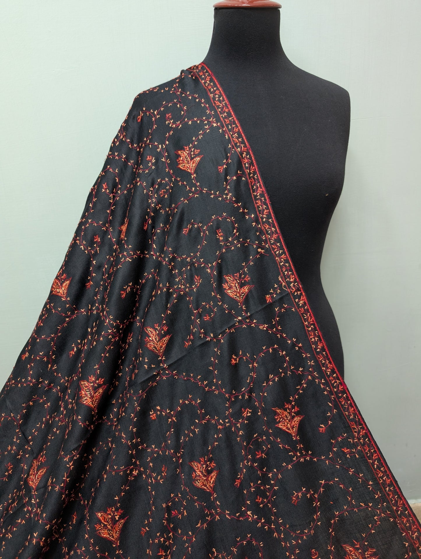 Pashmina Handmade Full Embroidered Souzni Shawl Beautiful New Design 2025 Collection Made in Kashmir