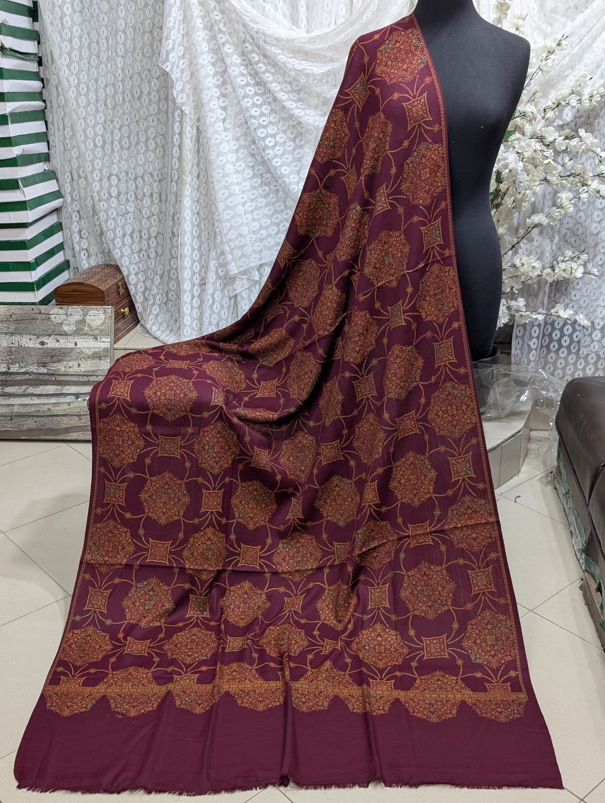 Pashmina Shawl Jaal | Hand Embroidery and Print Beautiful Shawl in Sale | Burgundy