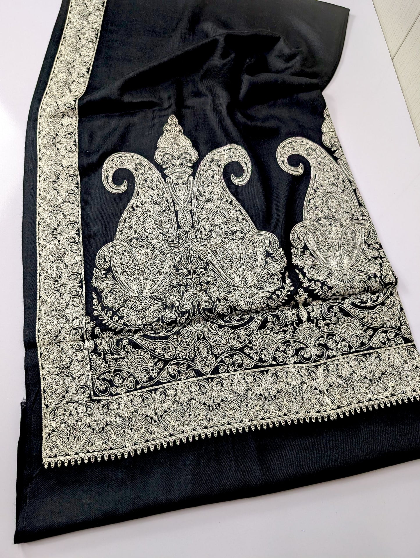 Pashmina Shawl | Papermache Border and Palla Embroidery 2025 Design