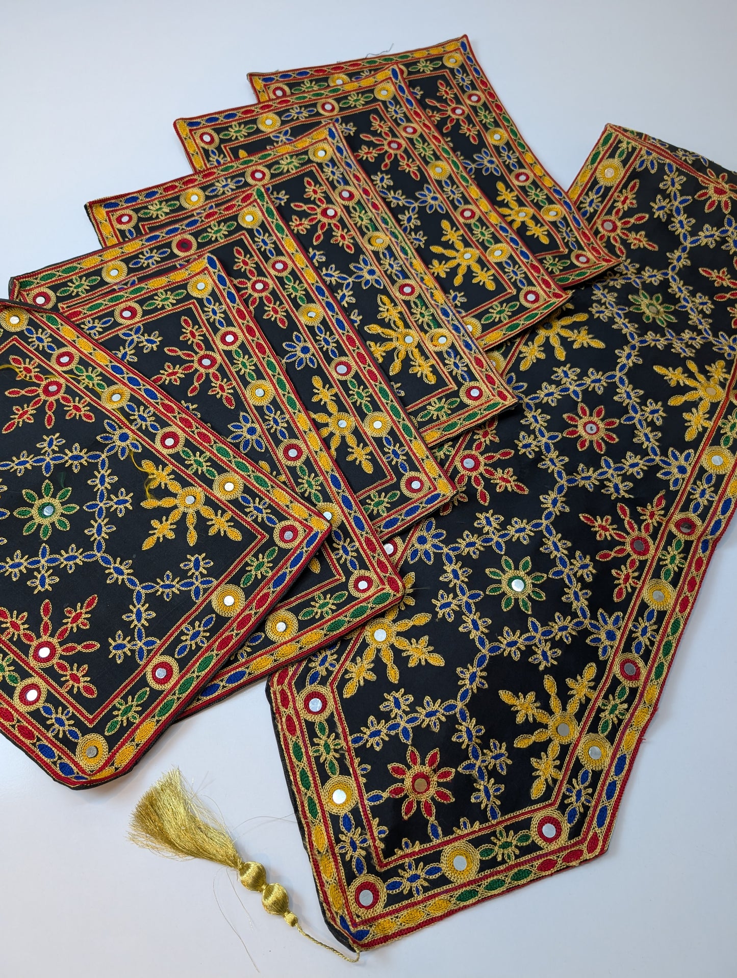 Dining Table Runner Set (7 Piece) Embroidered