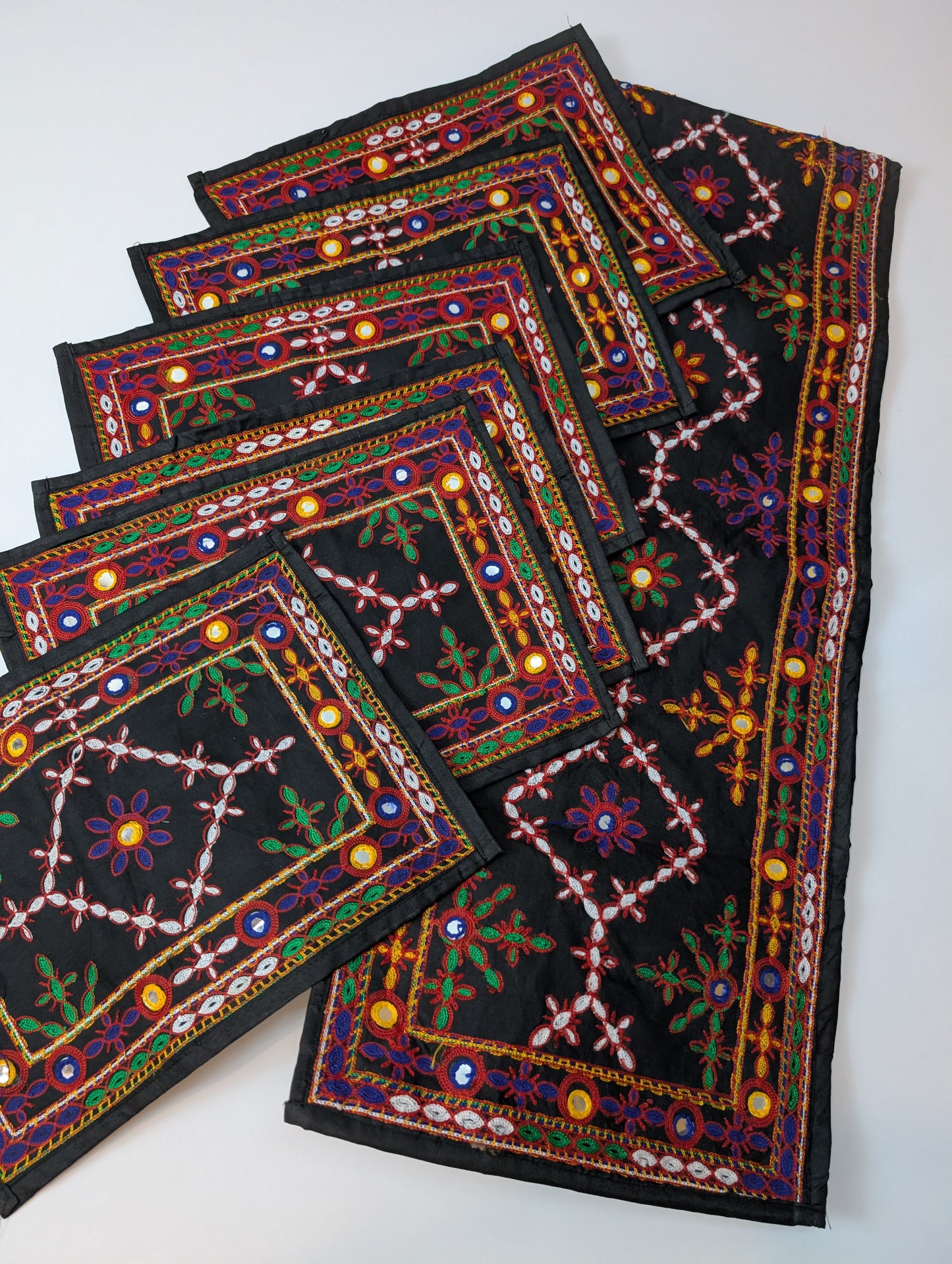 Dining Table Runner Set (7 Piece) Embroidered