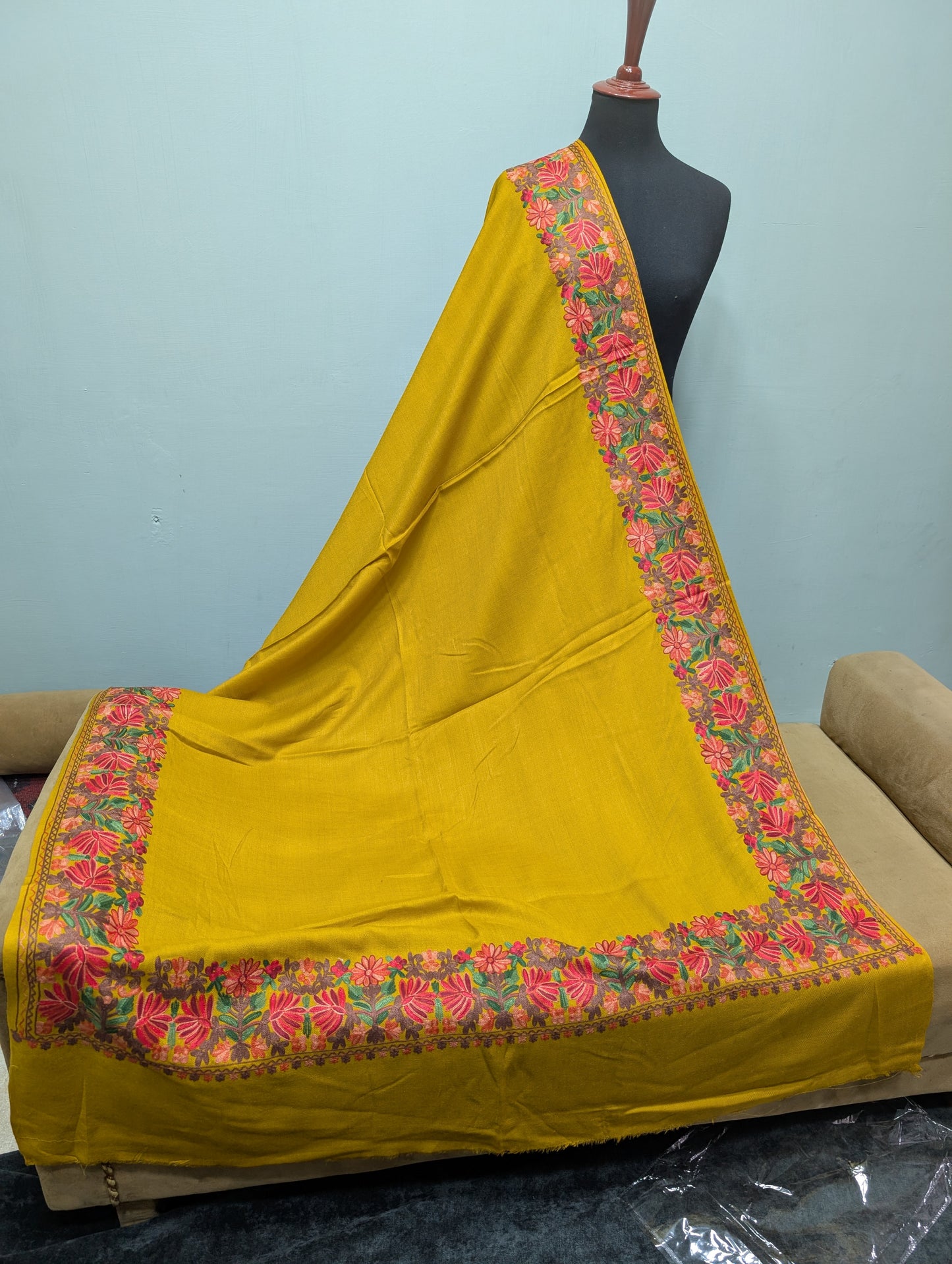 Kashmiri Shawl | Fine Pashmina Aari 4 Side Border Shawl Gift Item