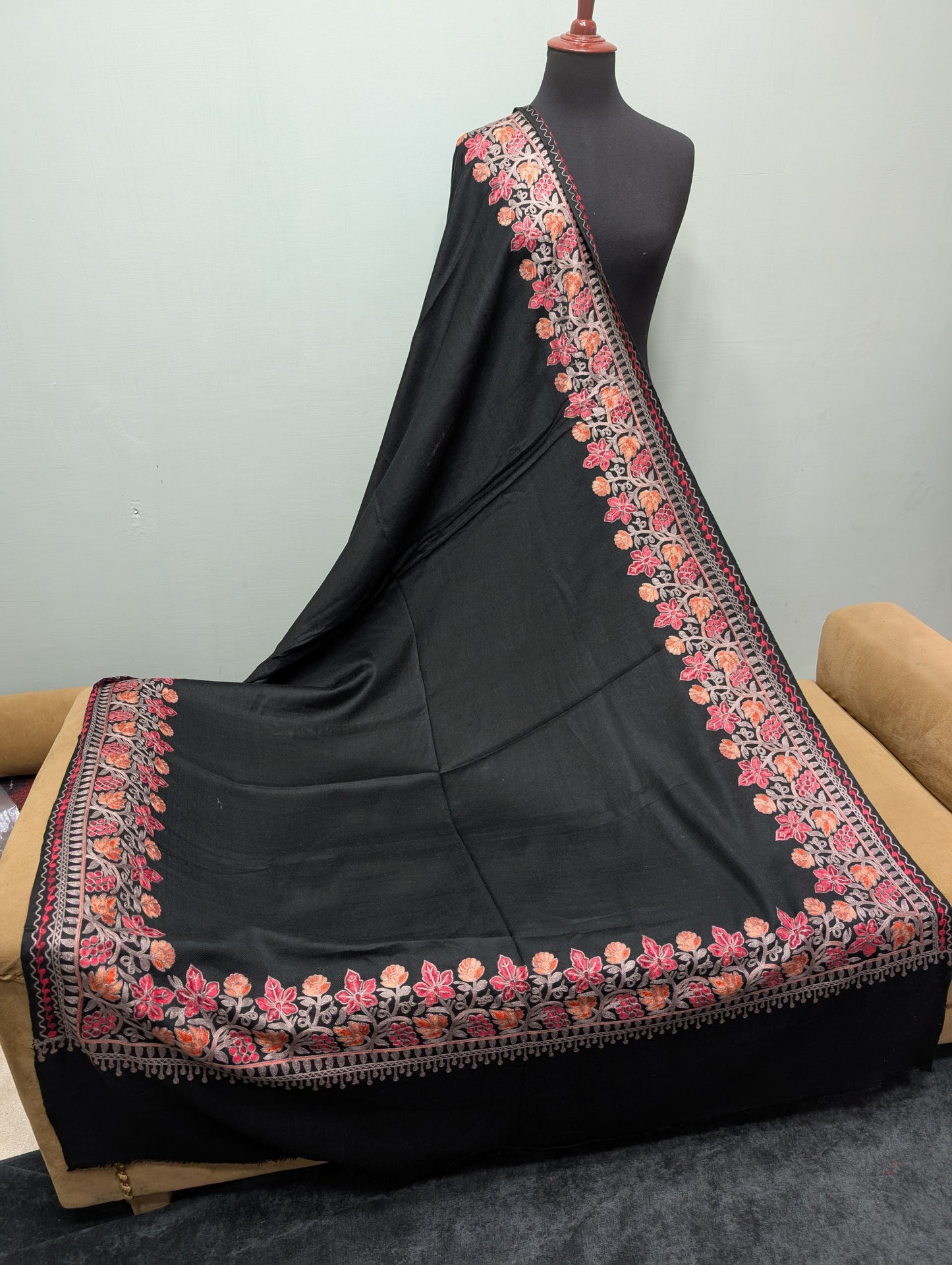 Kashmiri Shawl | Fine Pashmina Aari 4 Side Border Shawl Gift Item