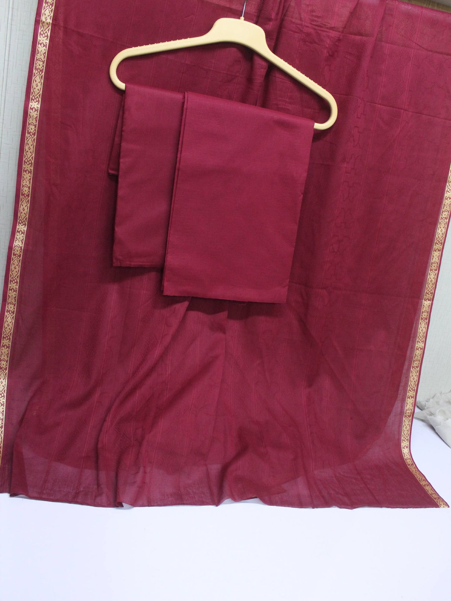 3 Piece Doria Lawn Suit with Jacquard Tarkashi Shawl | Maroon