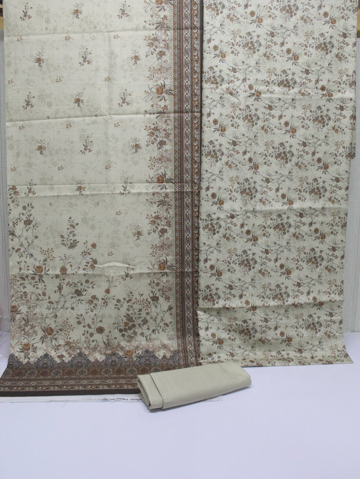 Dynasty Lawn | 3 Piece Pure Lawn Suit Lawn Dupatta Digital Print