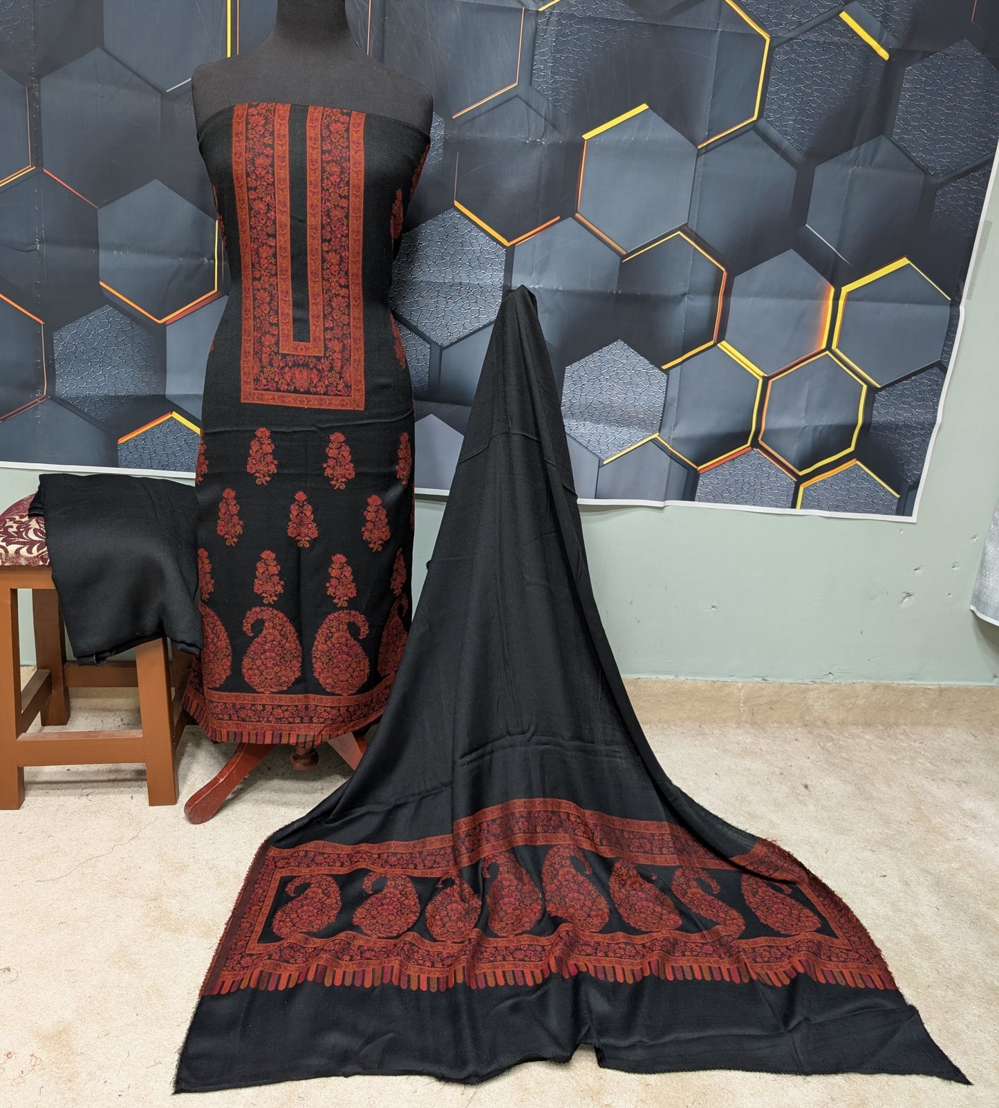 Special Kani Pashmina 3 Piece Unstitched Suit | Black With Maroon