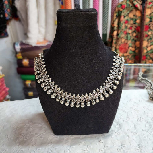 Gilet Chokar Necklace Oxidized