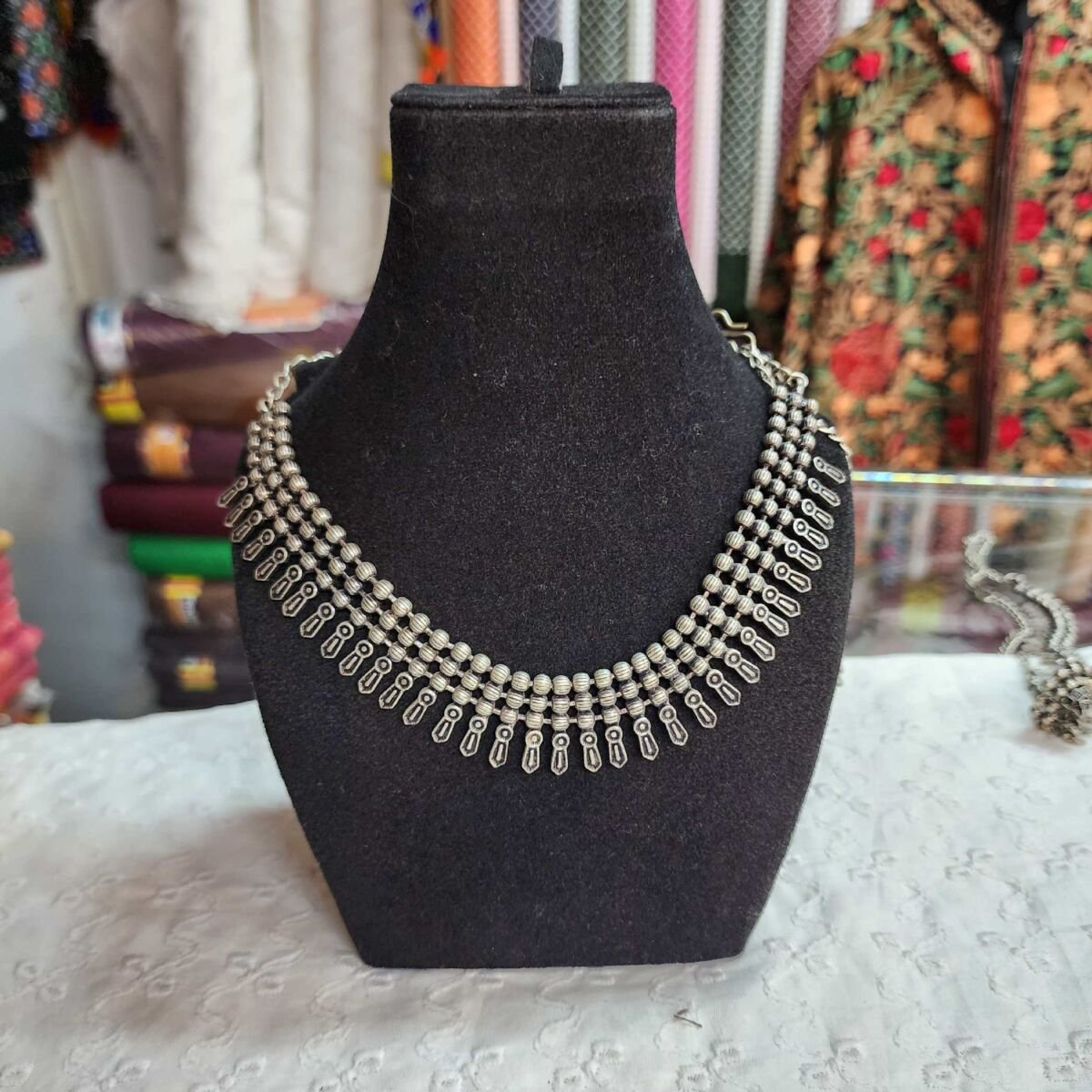 Gilet Chokar Necklace Oxidized