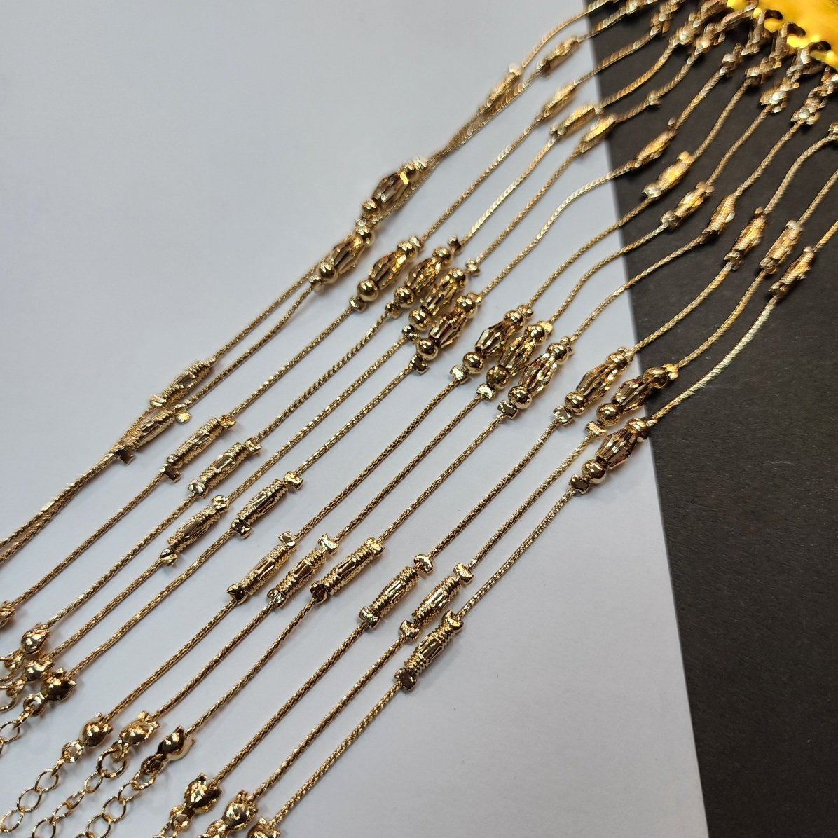 Thin Golden Anklets (Pair) Gilet Metal Oxidized