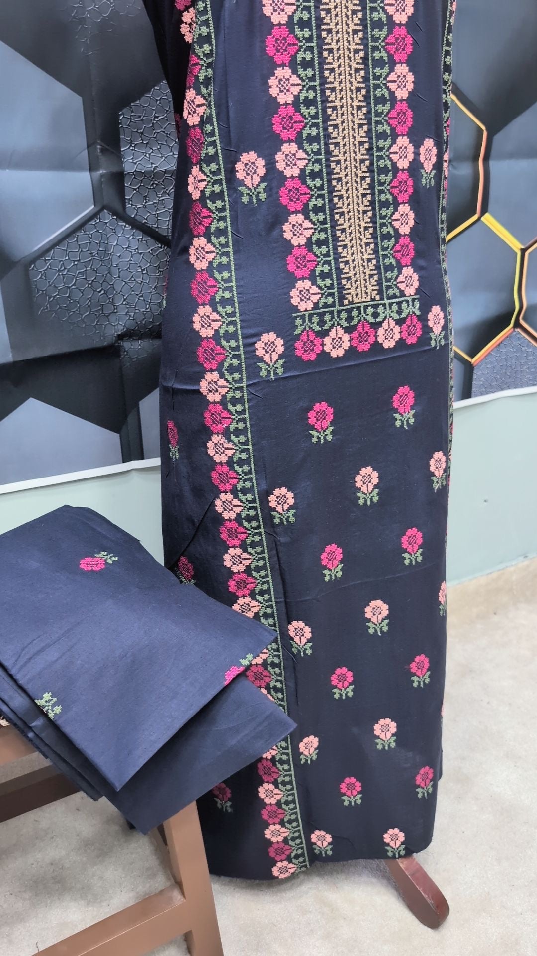 Breeze Lawn 2 Pc Embroidered Suit Separate Sleeves | Navy Blue