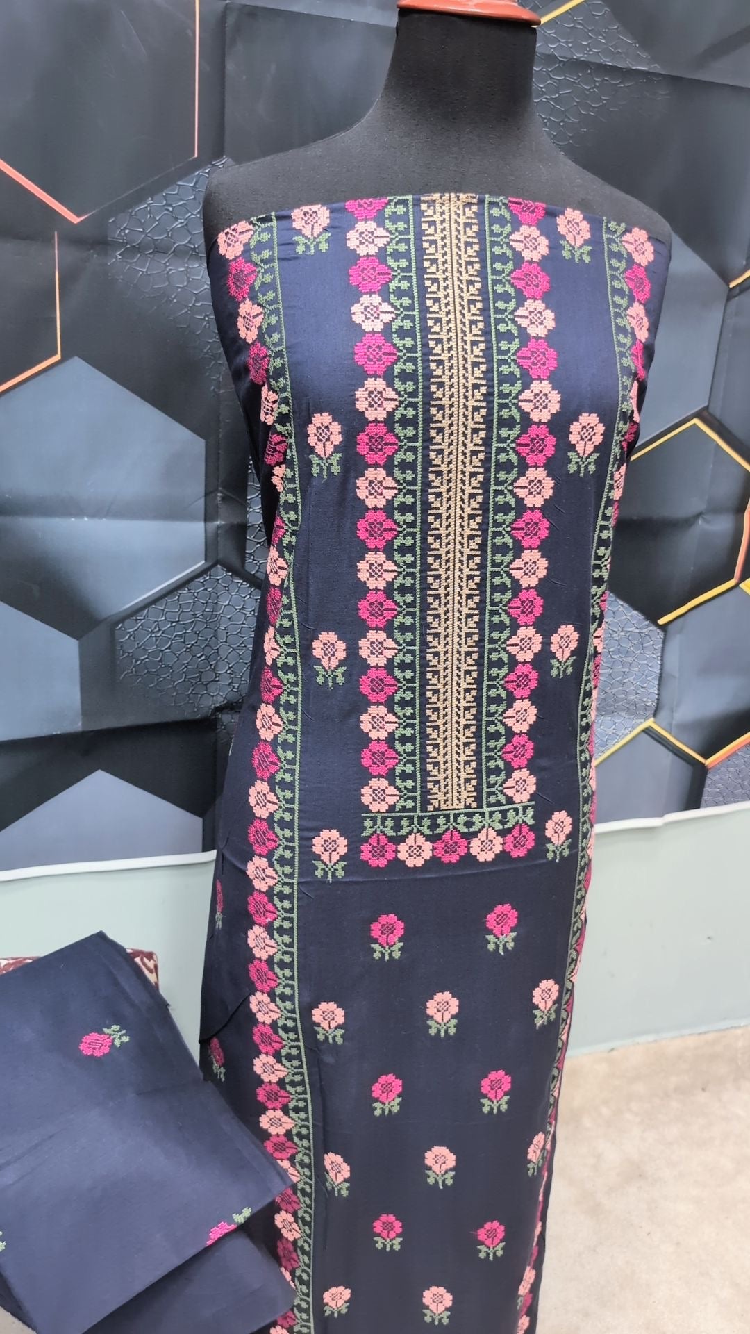 Breeze Lawn 2 Pc Embroidered Suit Separate Sleeves | Navy Blue