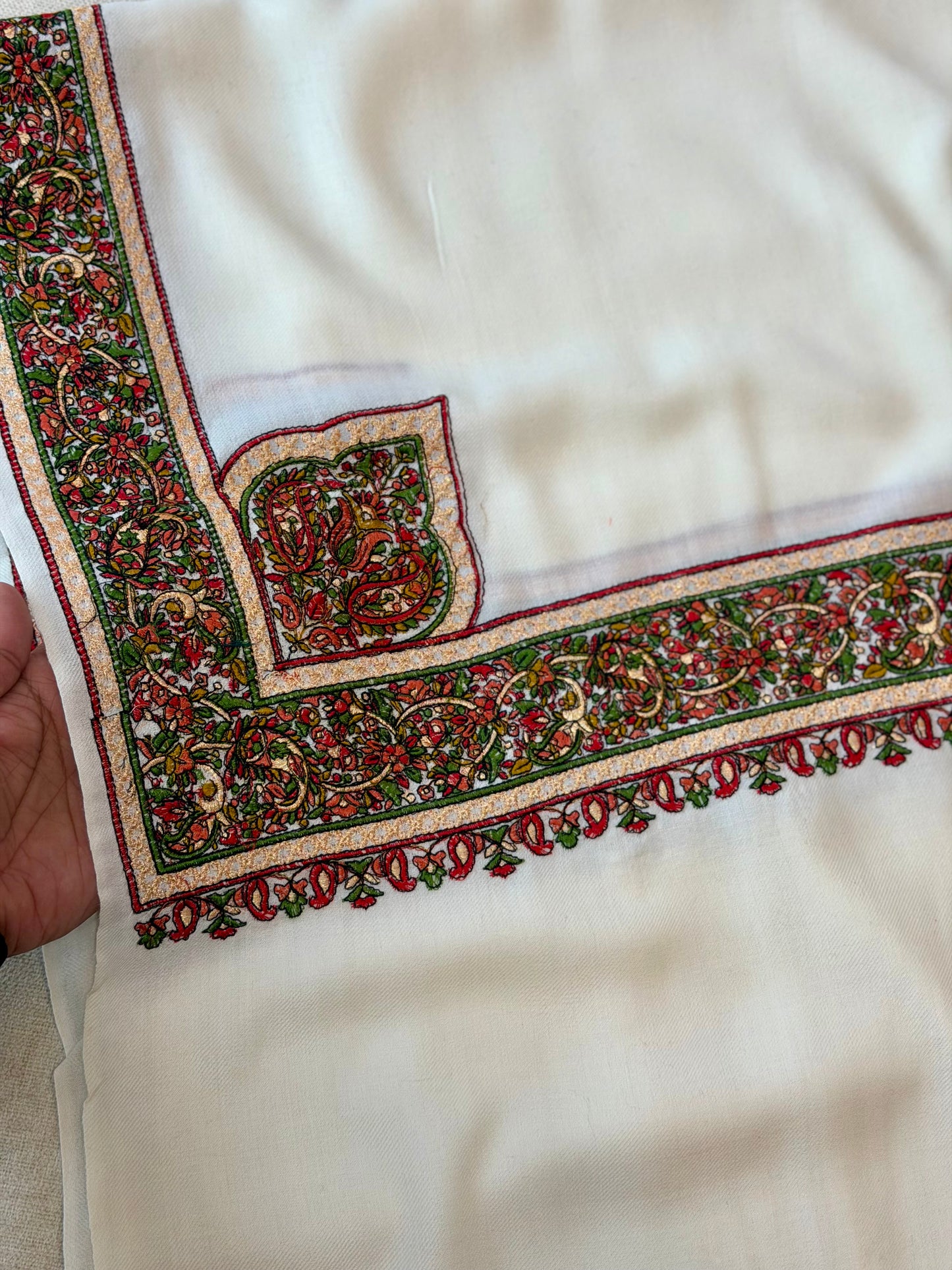 Kashmiri Shawl | Fancy Border Embroidery on Pashmina | Off White