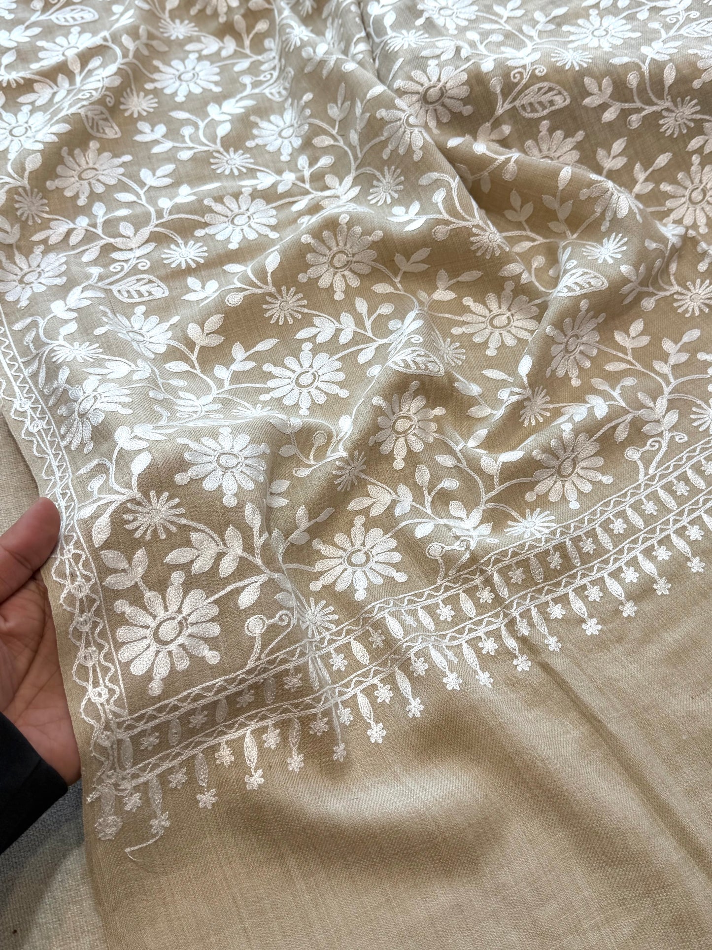 Skin With White Pashmina Embroidered Shawl | Kashmiri Aar Work Embroidery