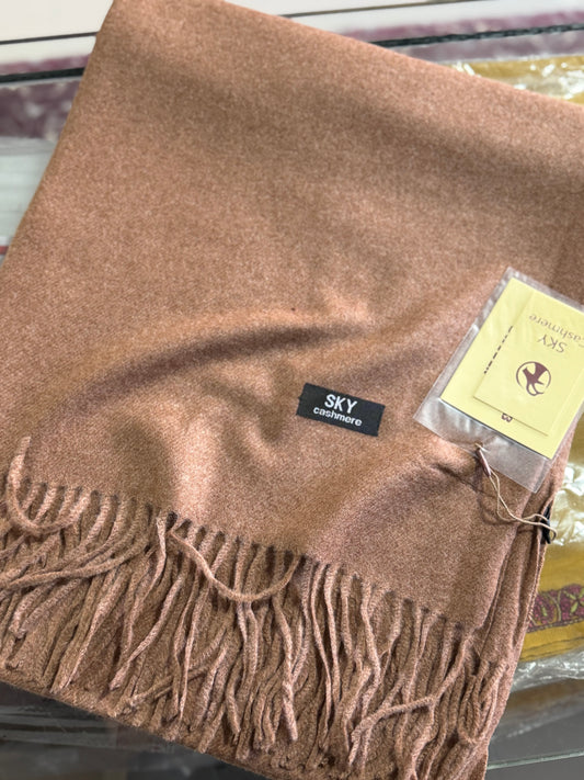 Plain Stole Sky Cashmere With Tassels in Large Size | Dark Skin