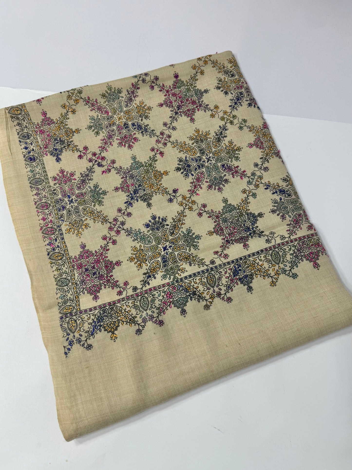 Pashmina Shawl Jaal | Hand Embroidery and Print Beautiful Shawl in Sale | Light Skin