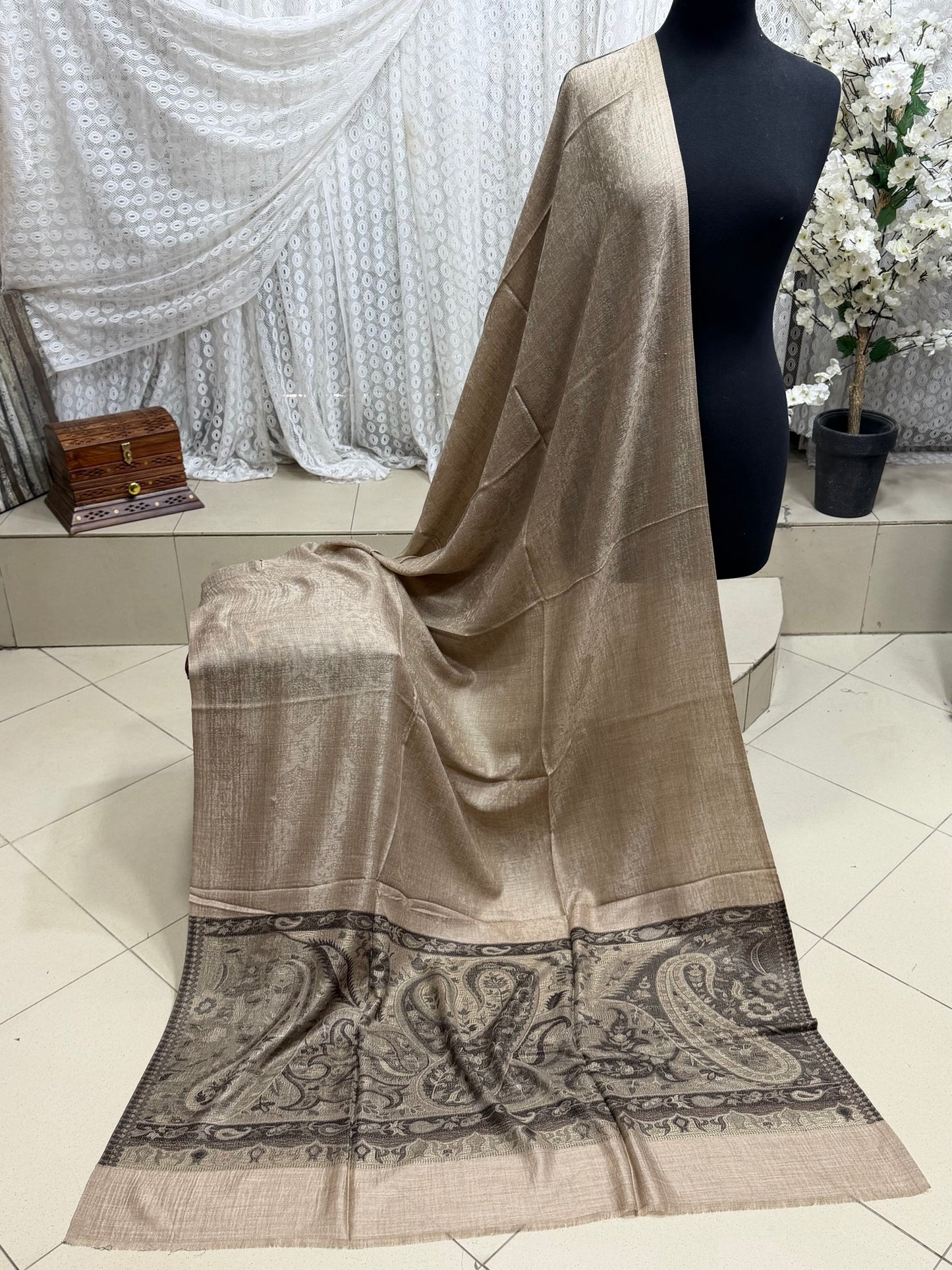 Self Toosh Kani Palla Shawl Made in Kashmir | Perfect Gift For Winters