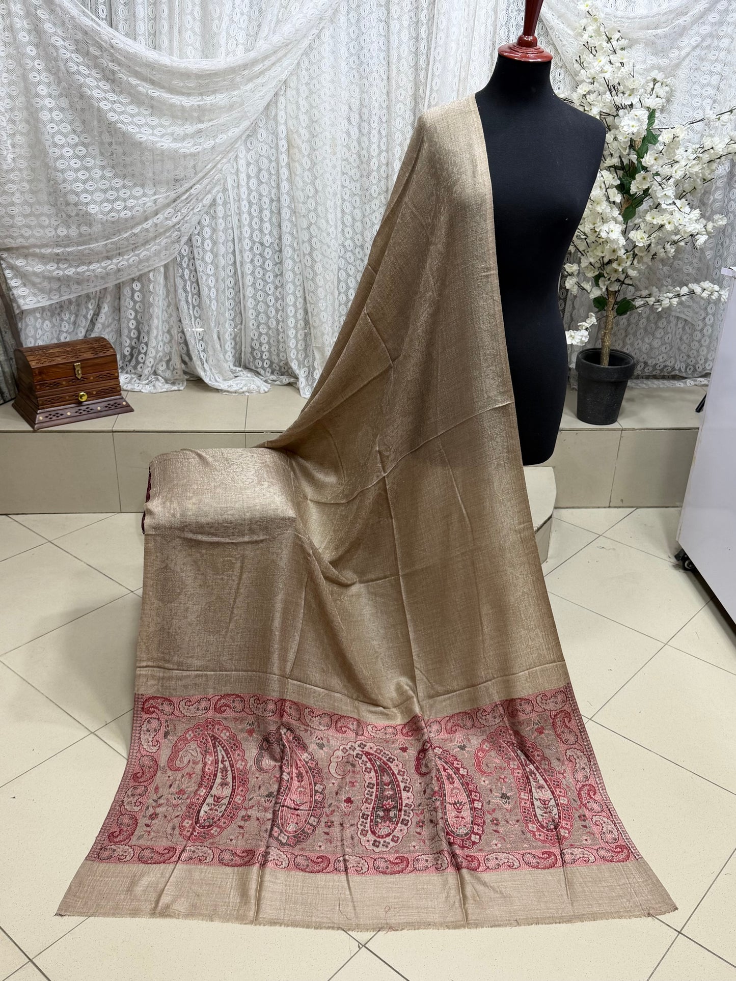 Self Toosh Kani Palla Shawl Made in Kashmir | Perfect Gift For Winters