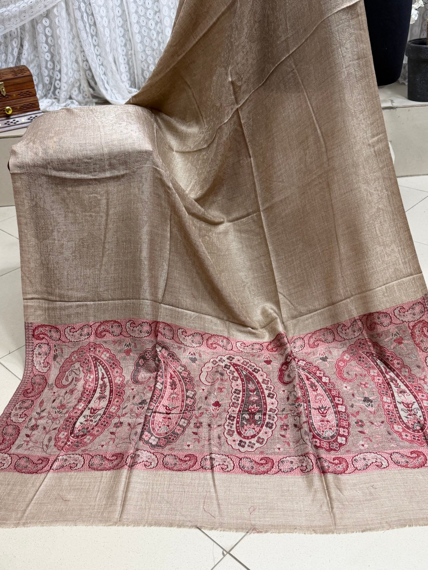 Self Toosh Kani Palla Shawl Made in Kashmir | Perfect Gift For Winters