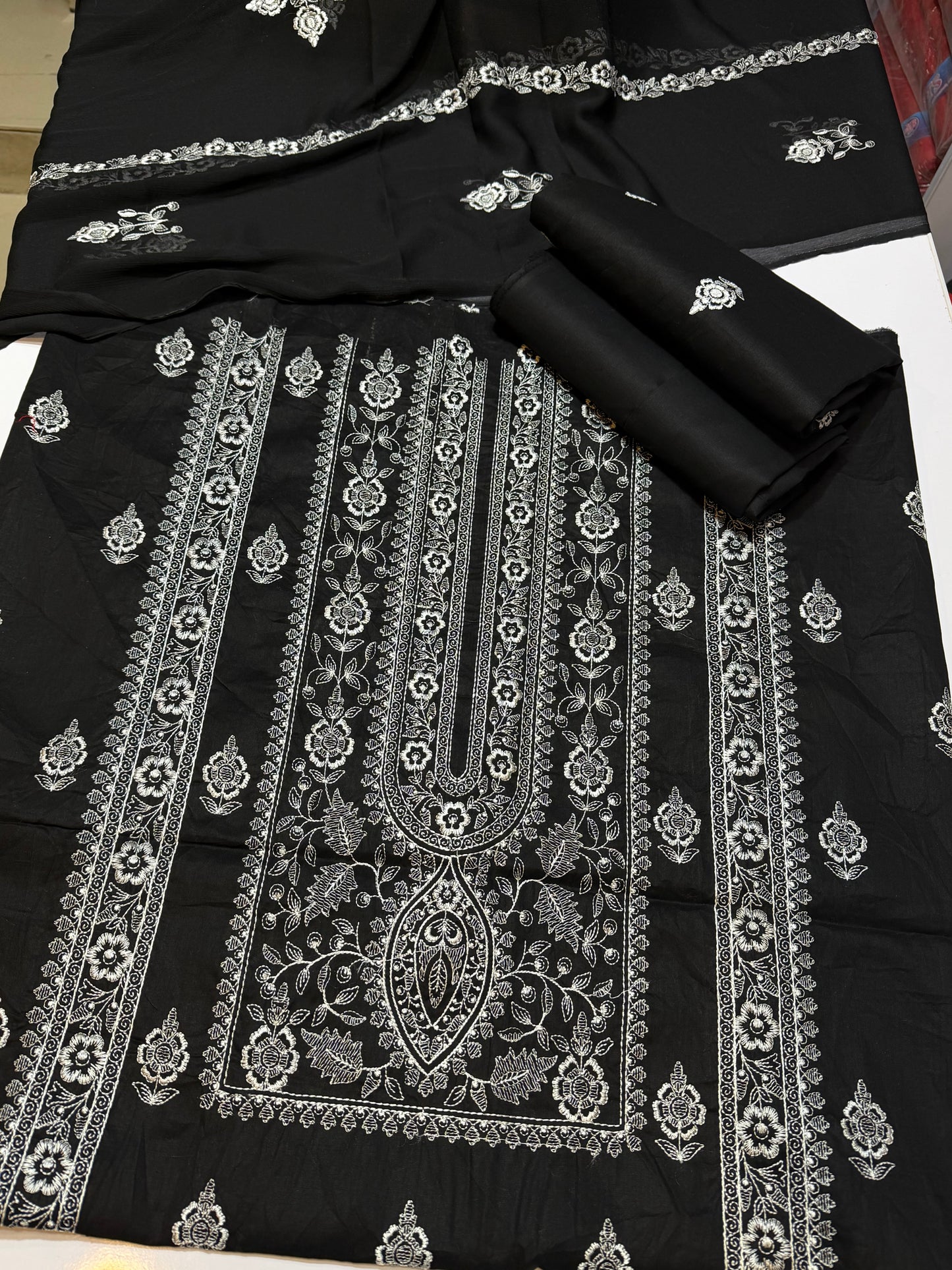 3 Piece Embroidered Lawn Suit With Chiffon Dupatta | Black