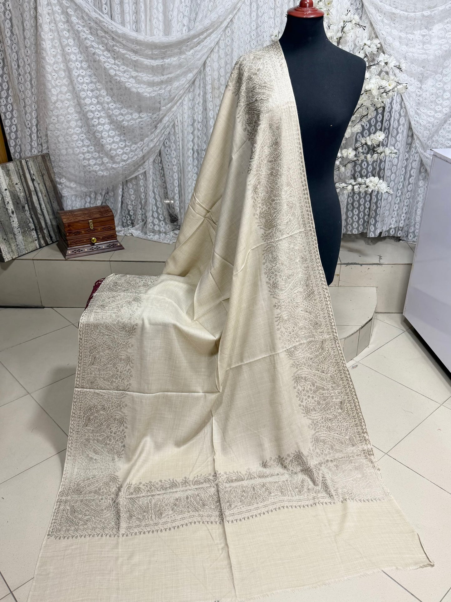 Kashmiri Shawl | 4 Side Wide Border Kashmiri Embroidery | Skin On Skin