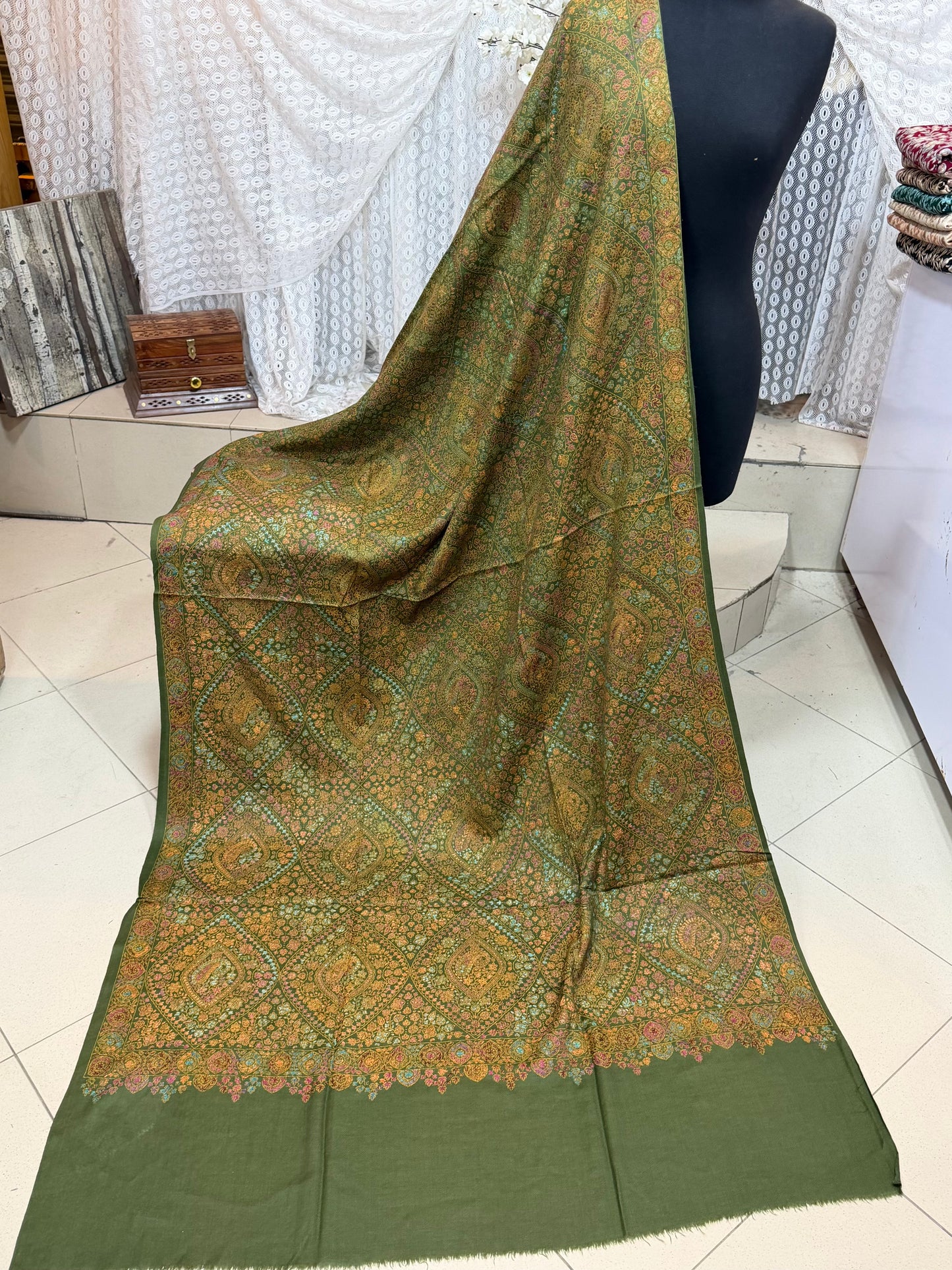 Special Pashmina Shawl | Hand Embroidery on Print Beautiful Jaal Shawl | Mehndi