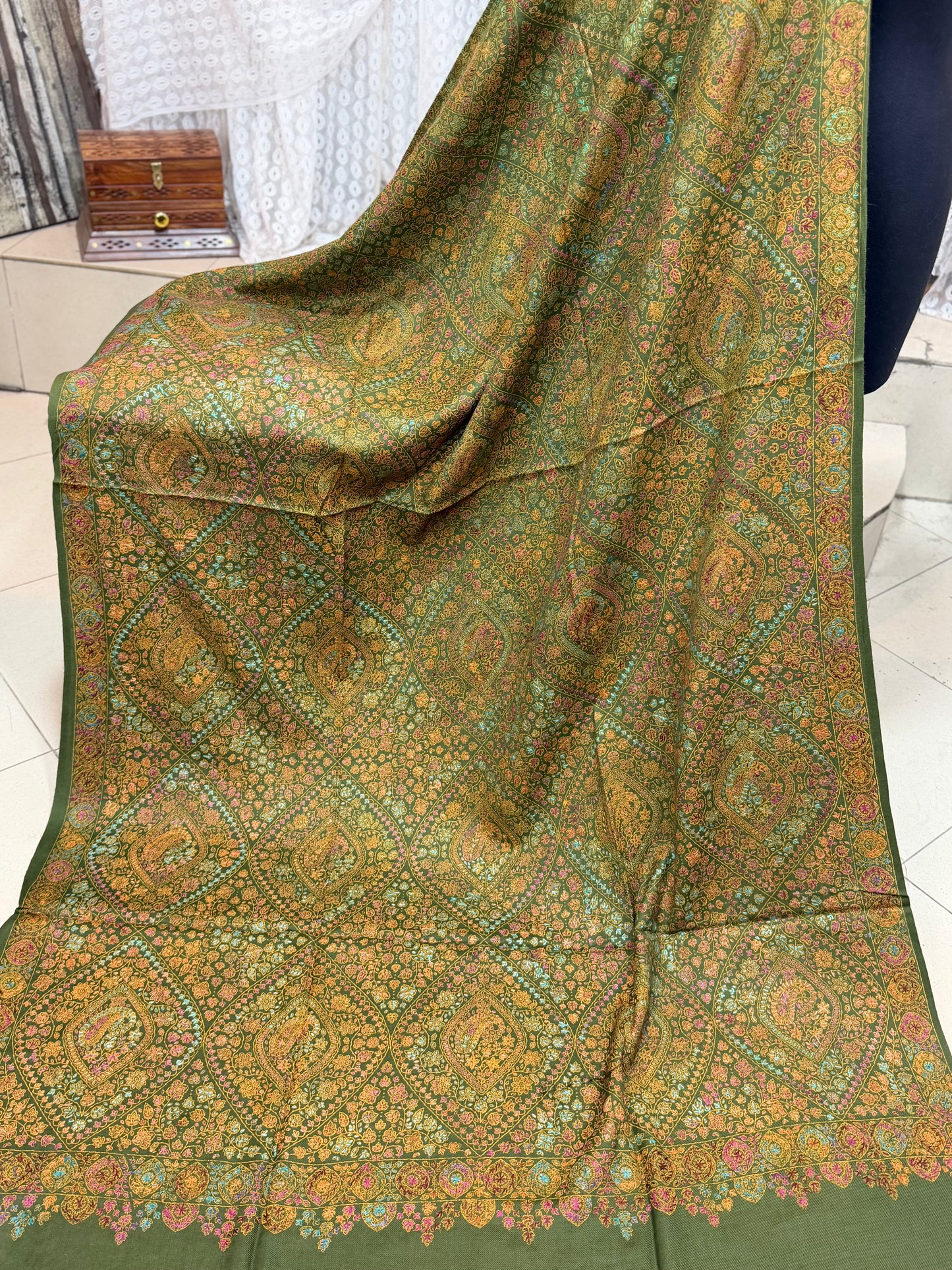 Special Pashmina Shawl | Hand Embroidery on Print Beautiful Jaal Shawl | Mehndi
