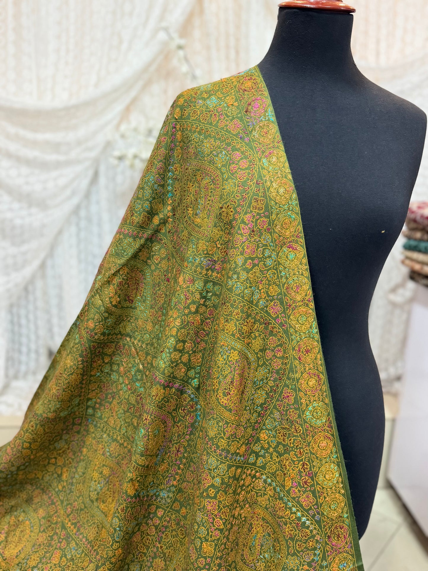 Special Pashmina Shawl | Hand Embroidery on Print Beautiful Jaal Shawl | Mehndi