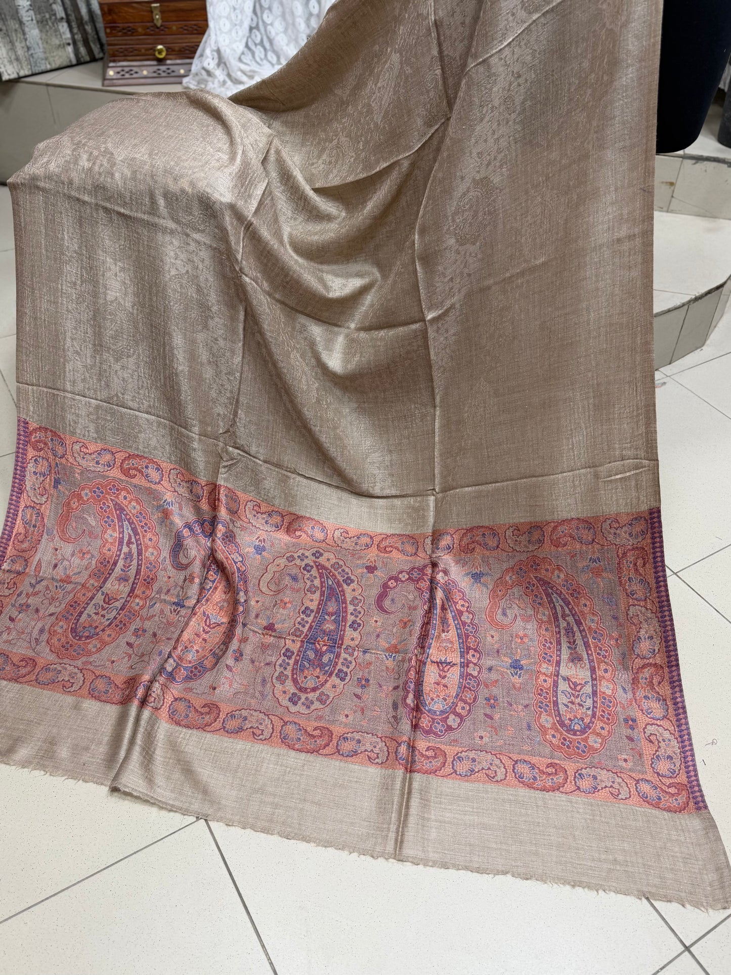 Self Toosh Kani Palla Shawl Made in Kashmir | Perfect Gift For Winters