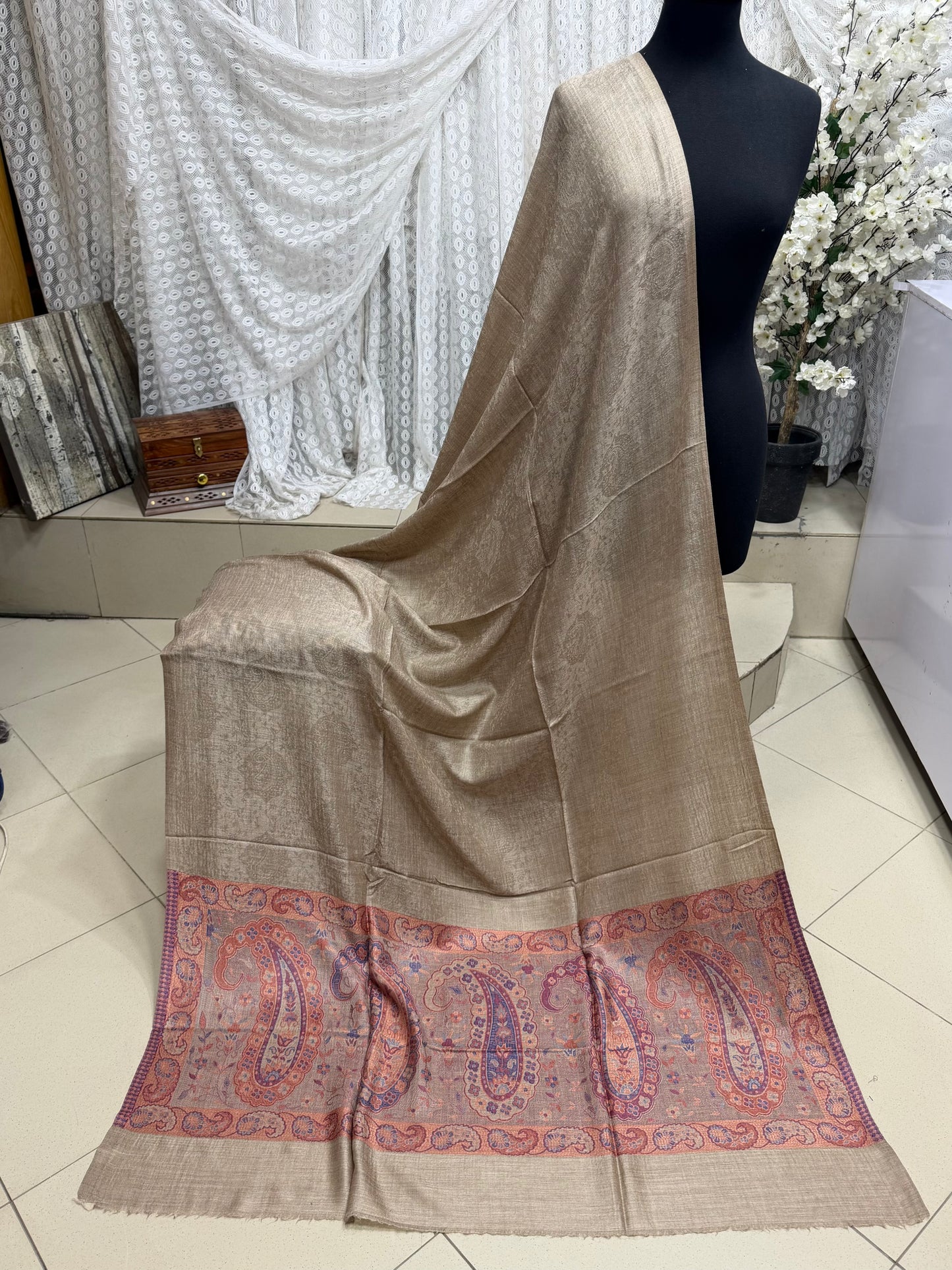 Self Toosh Kani Palla Shawl Made in Kashmir | Perfect Gift For Winters