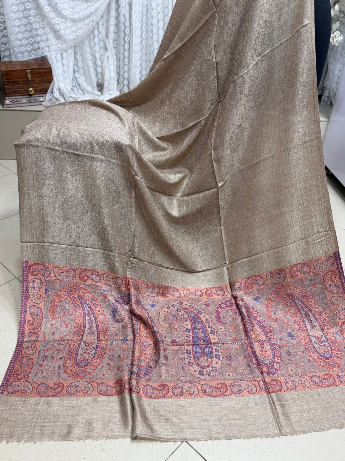 Self Toosh Kani Palla Shawl Made in Kashmir | Perfect Gift For Winters