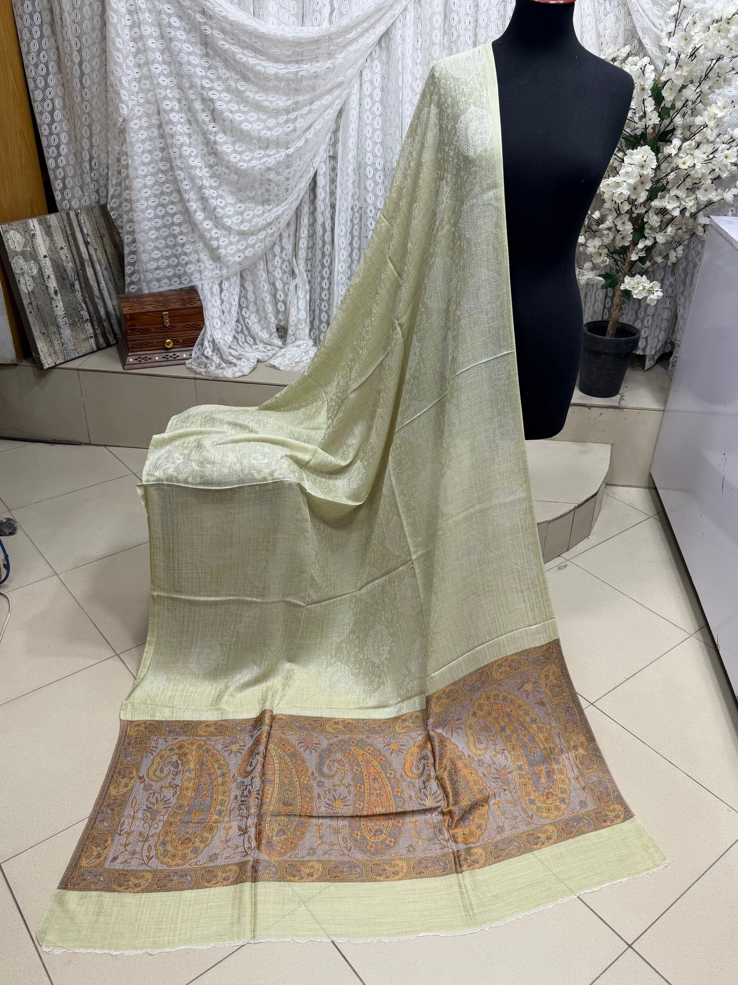 Self Toosh Kani Palla Shawl Made in Kashmir | Perfect Gift For Winters