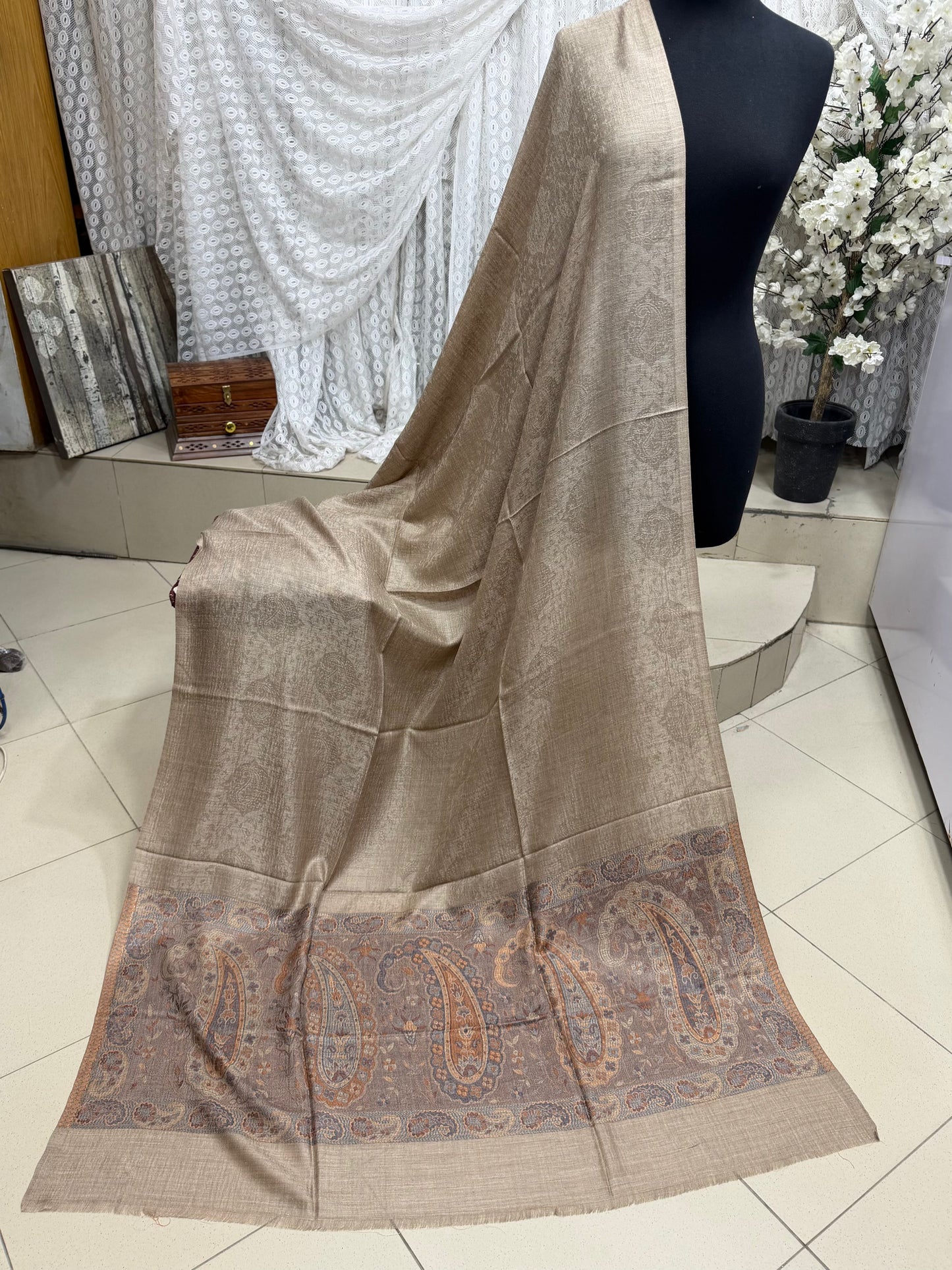 Self Toosh Kani Palla Shawl Made in Kashmir | Perfect Gift For Winters