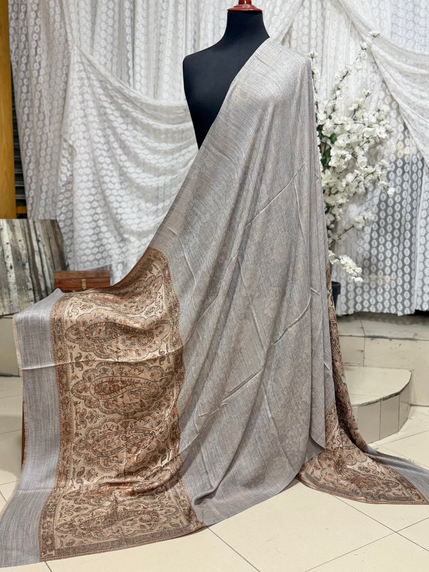 Self Toosh Kani Palla Shawl Made in Kashmir | Perfect Gift For Winters