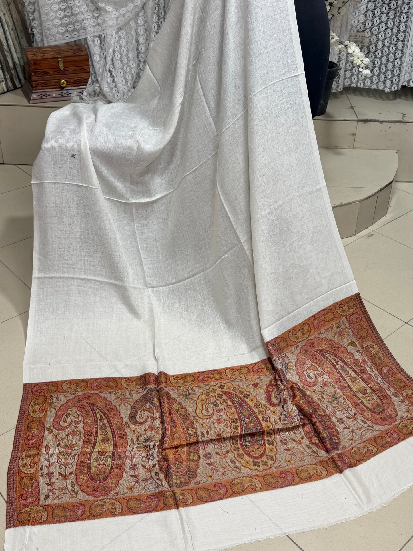 Self Toosh Kani Palla Shawl Made in Kashmir | Perfect Gift For Winters