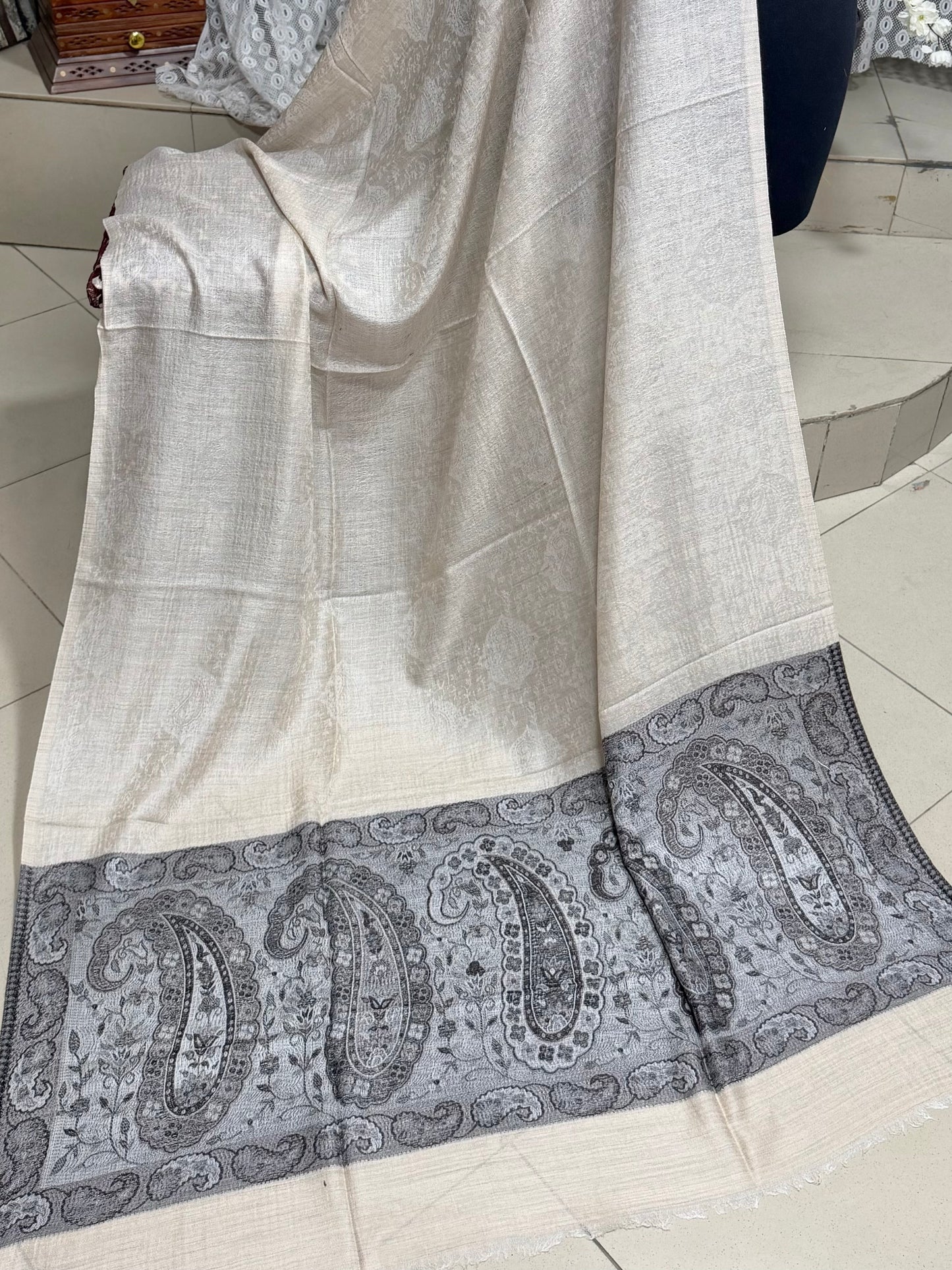 Self Toosh Kani Palla Shawl Made in Kashmir | Perfect Gift For Winters